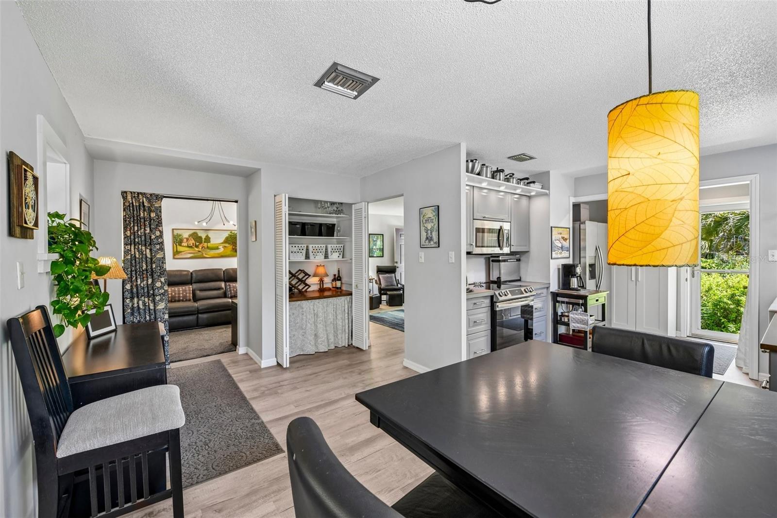 Image 16 of 45 For 1073 Central Street