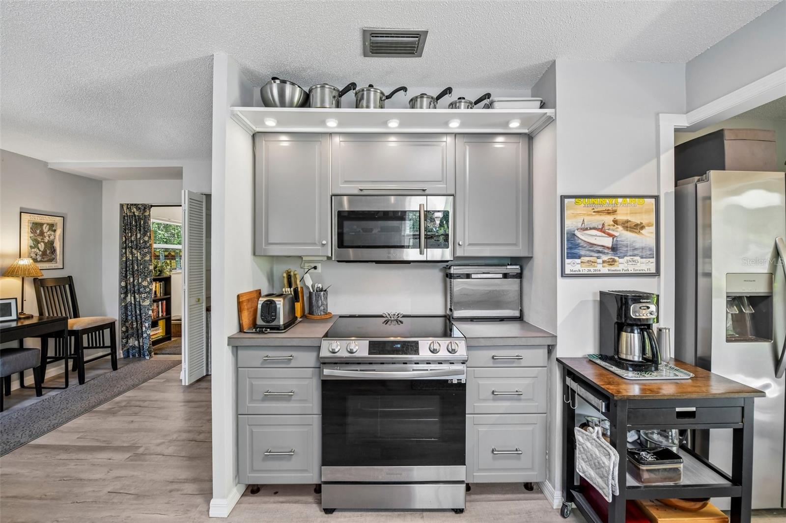 Image 21 of 45 For 1073 Central Street