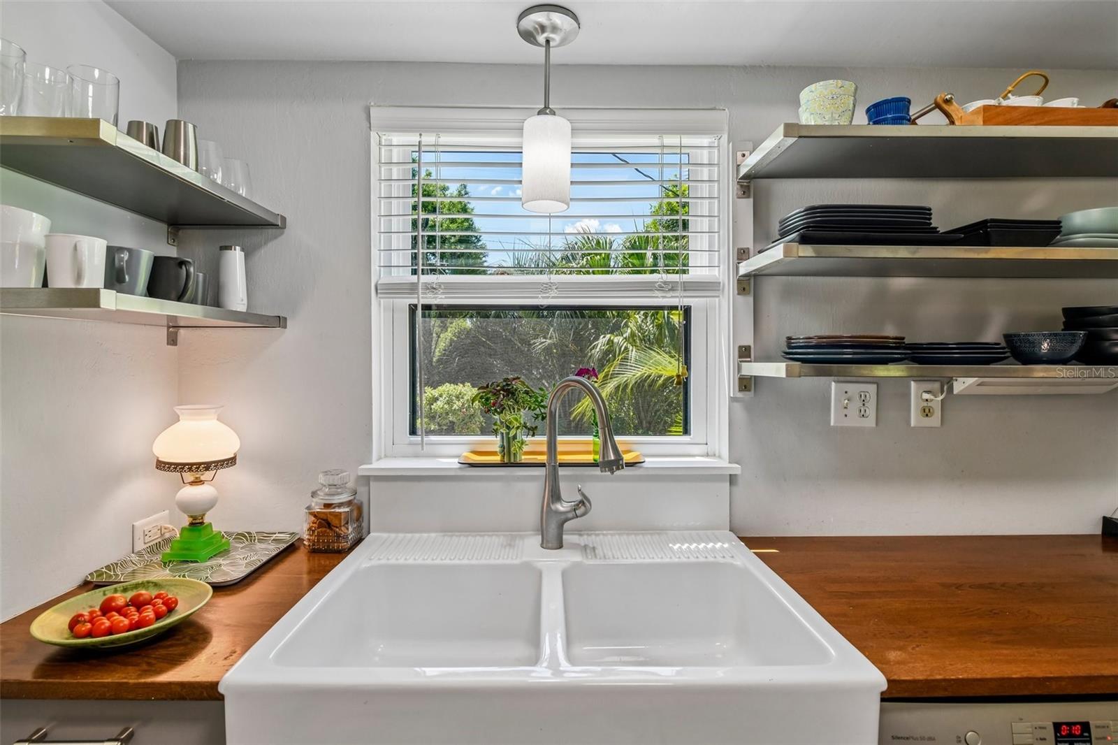 Image 22 of 45 For 1073 Central Street