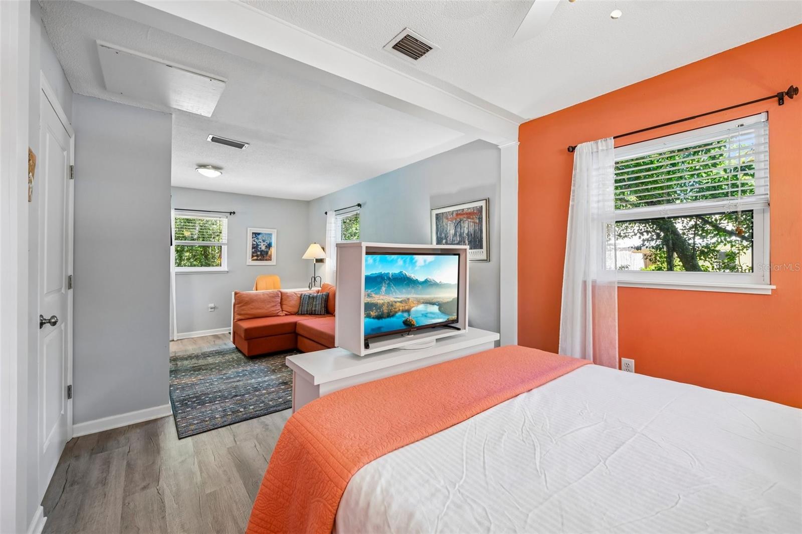 Image 31 of 45 For 1073 Central Street