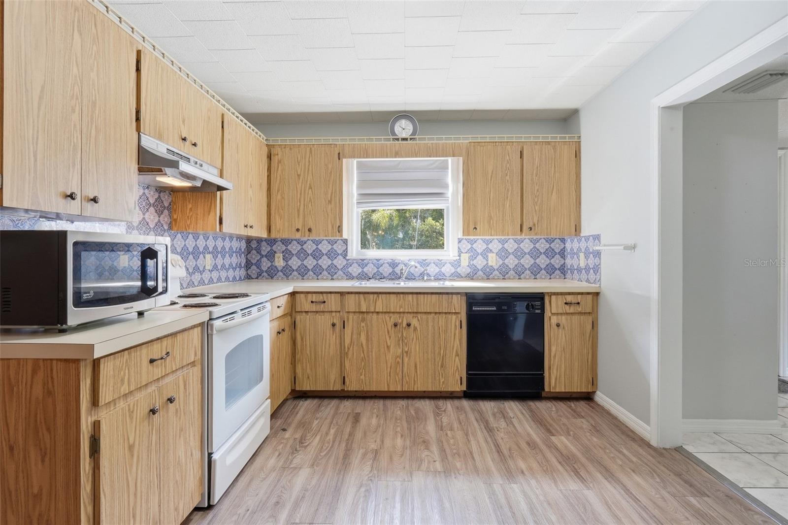 Image 8 of 38 For 1289 Cr 436  