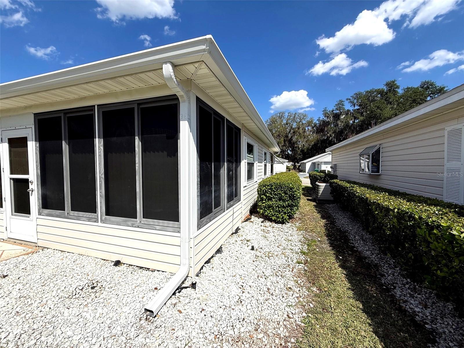 Image 5 of 28 For 17532 100th Court