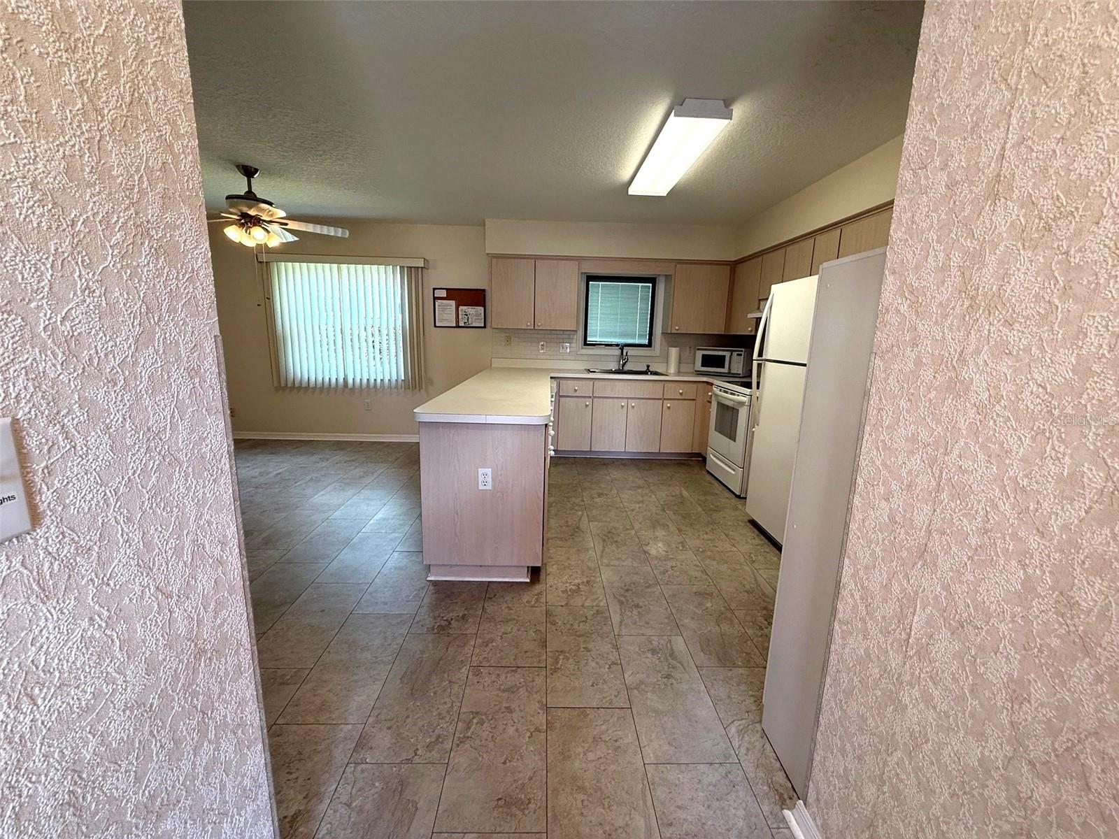 Image 9 of 28 For 17532 100th Court