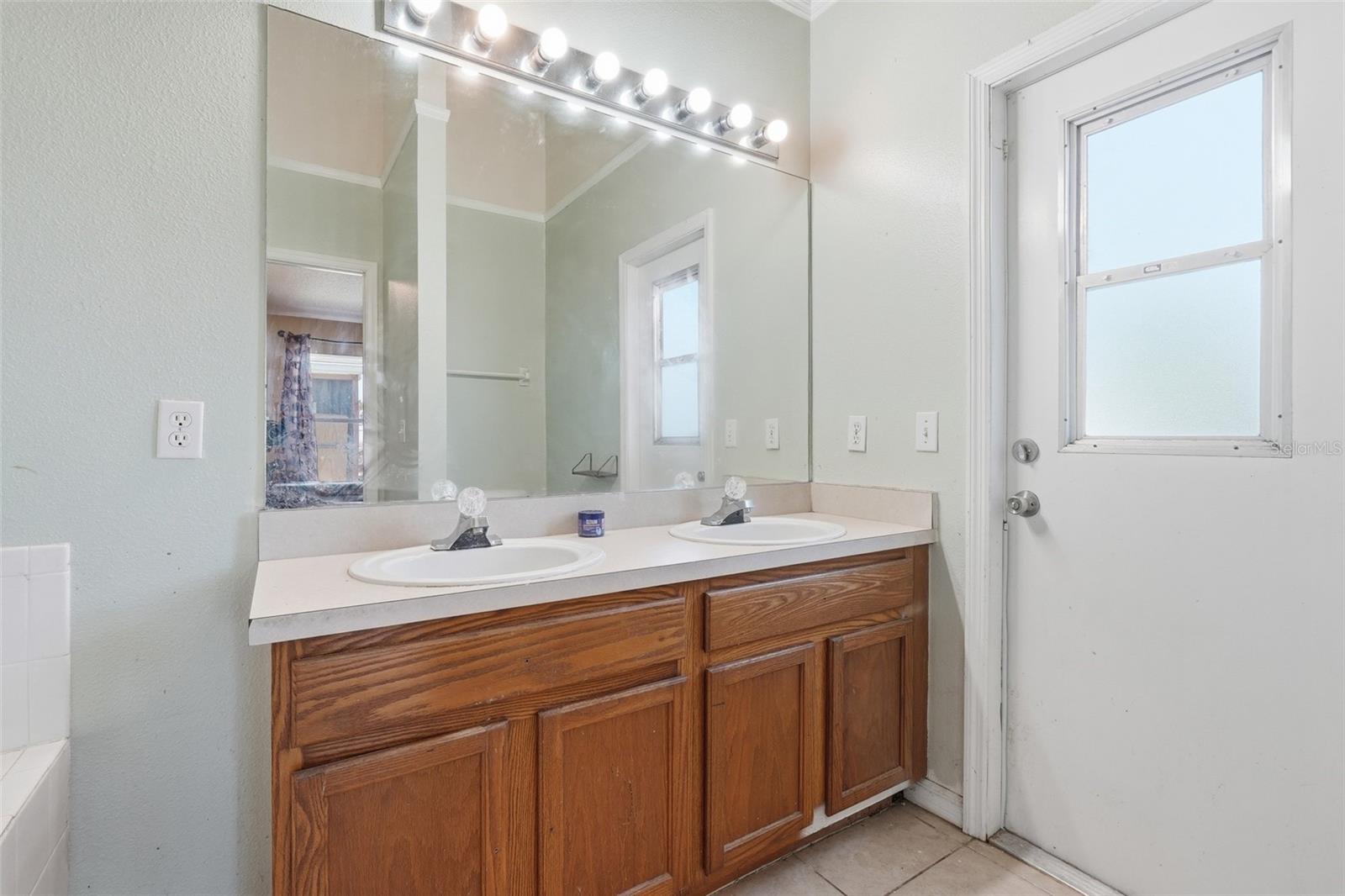 Image 18 of 27 For 535 Rollins Drive