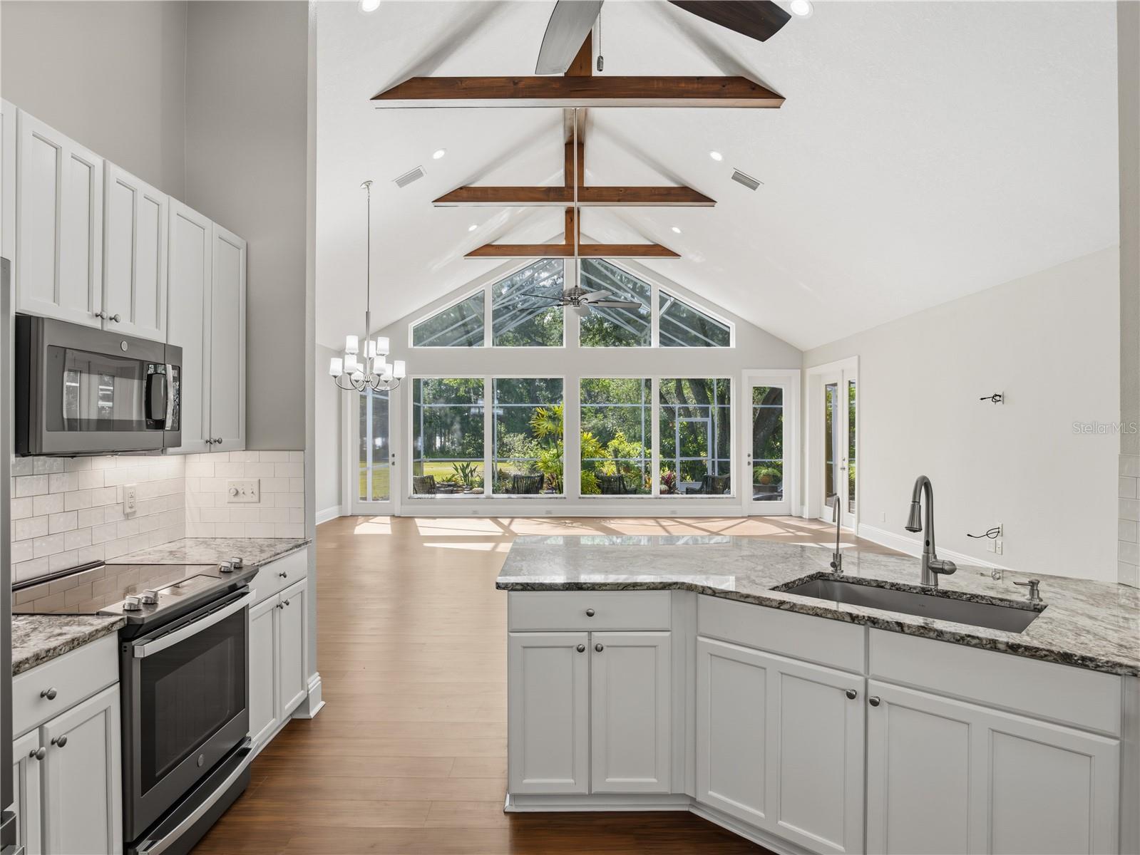 Image 10 of 56 For 6043 Lake Erie Road