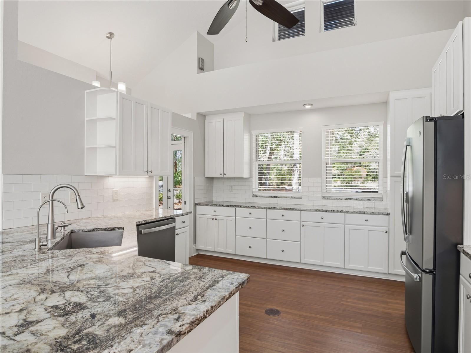 Image 11 of 56 For 6043 Lake Erie Road