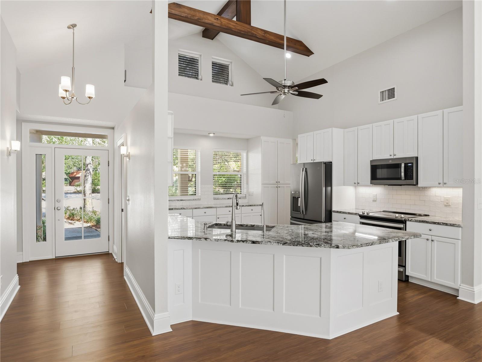 Image 17 of 56 For 6043 Lake Erie Road