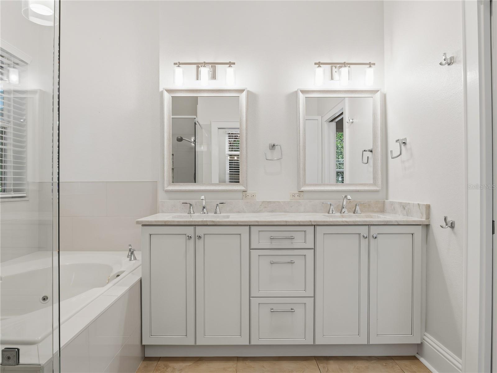 Image 21 of 56 For 6043 Lake Erie Road