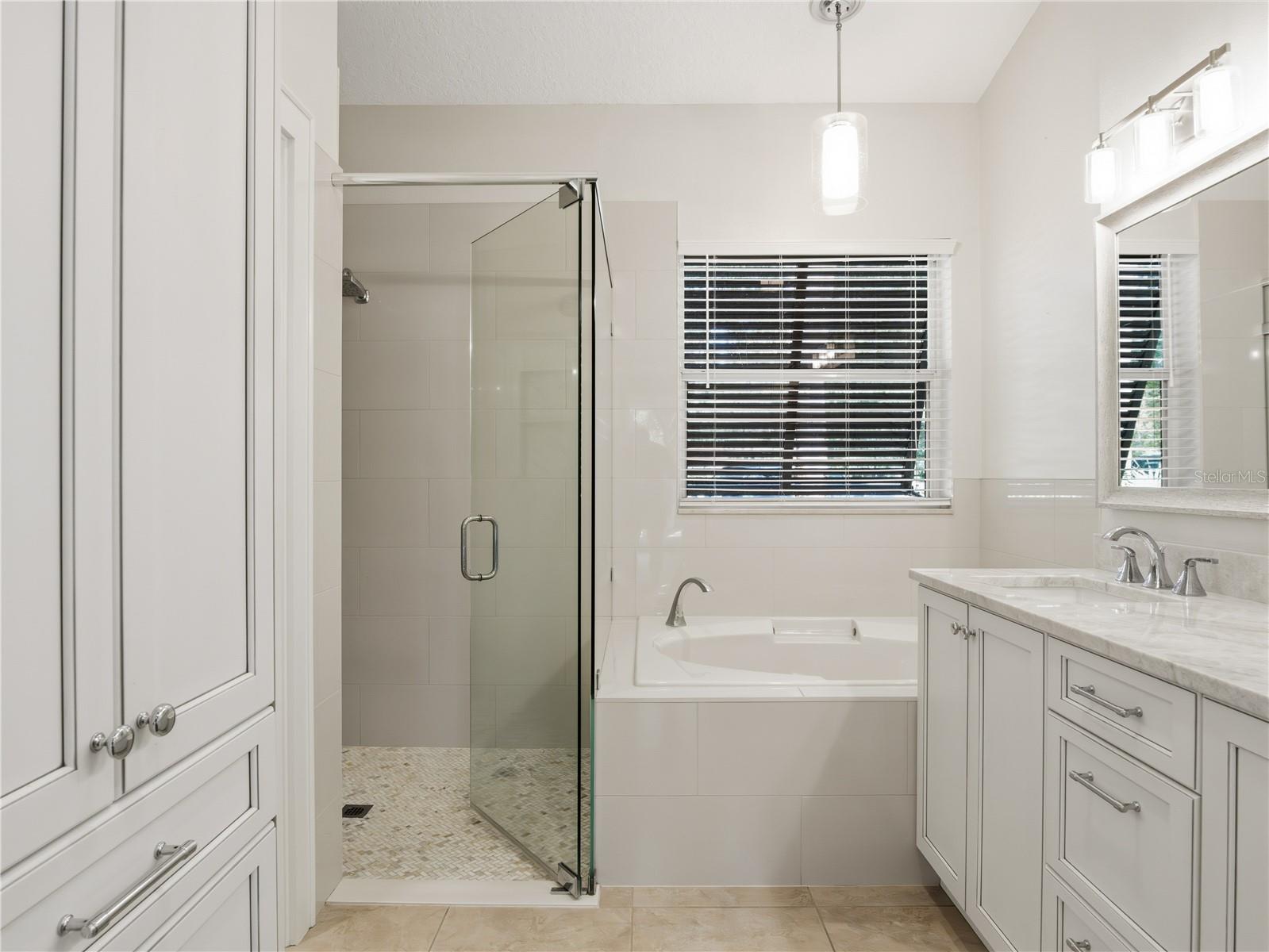 Image 22 of 56 For 6043 Lake Erie Road