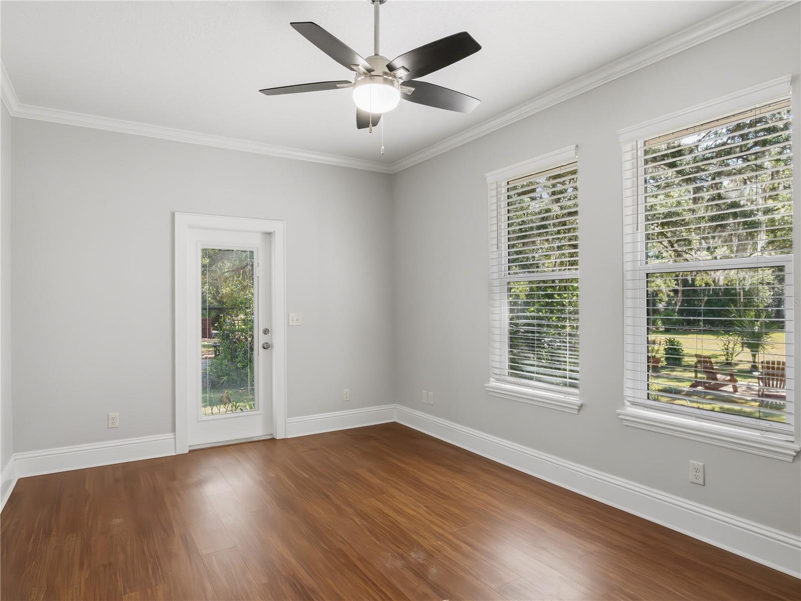 Image 29 of 56 For 6043 Lake Erie Road