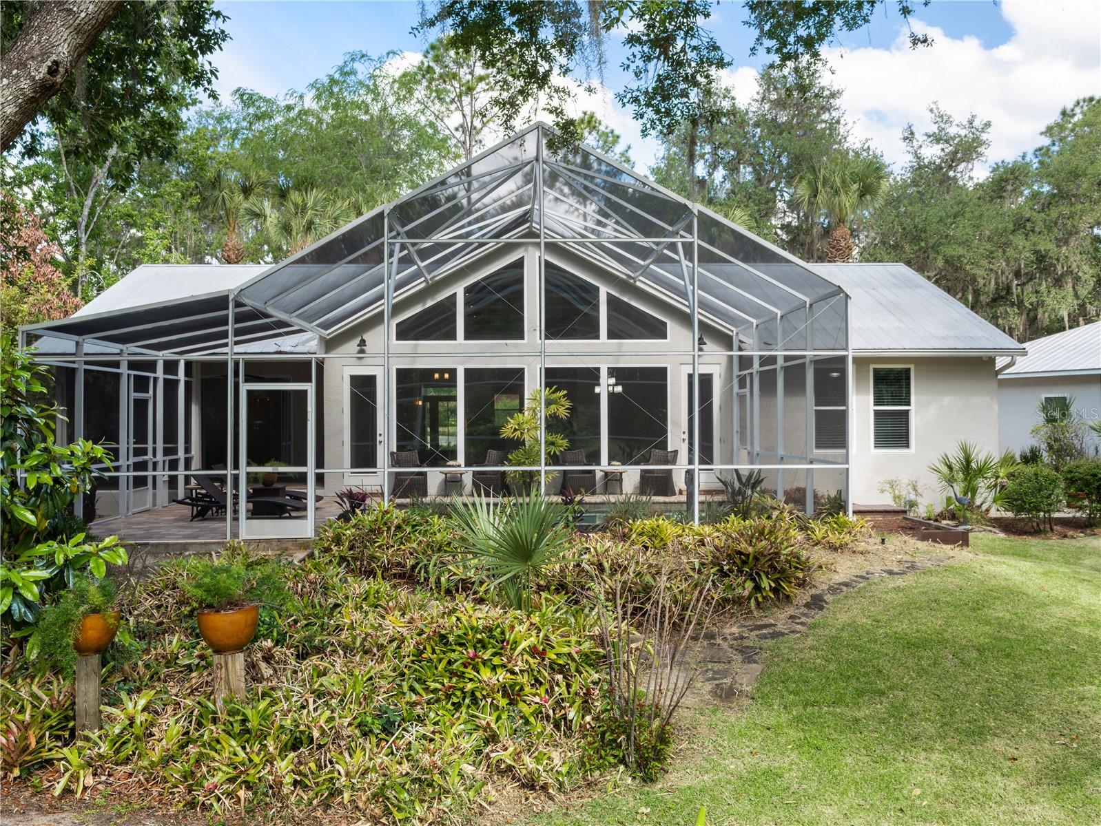 Image 5 of 56 For 6043 Lake Erie Road