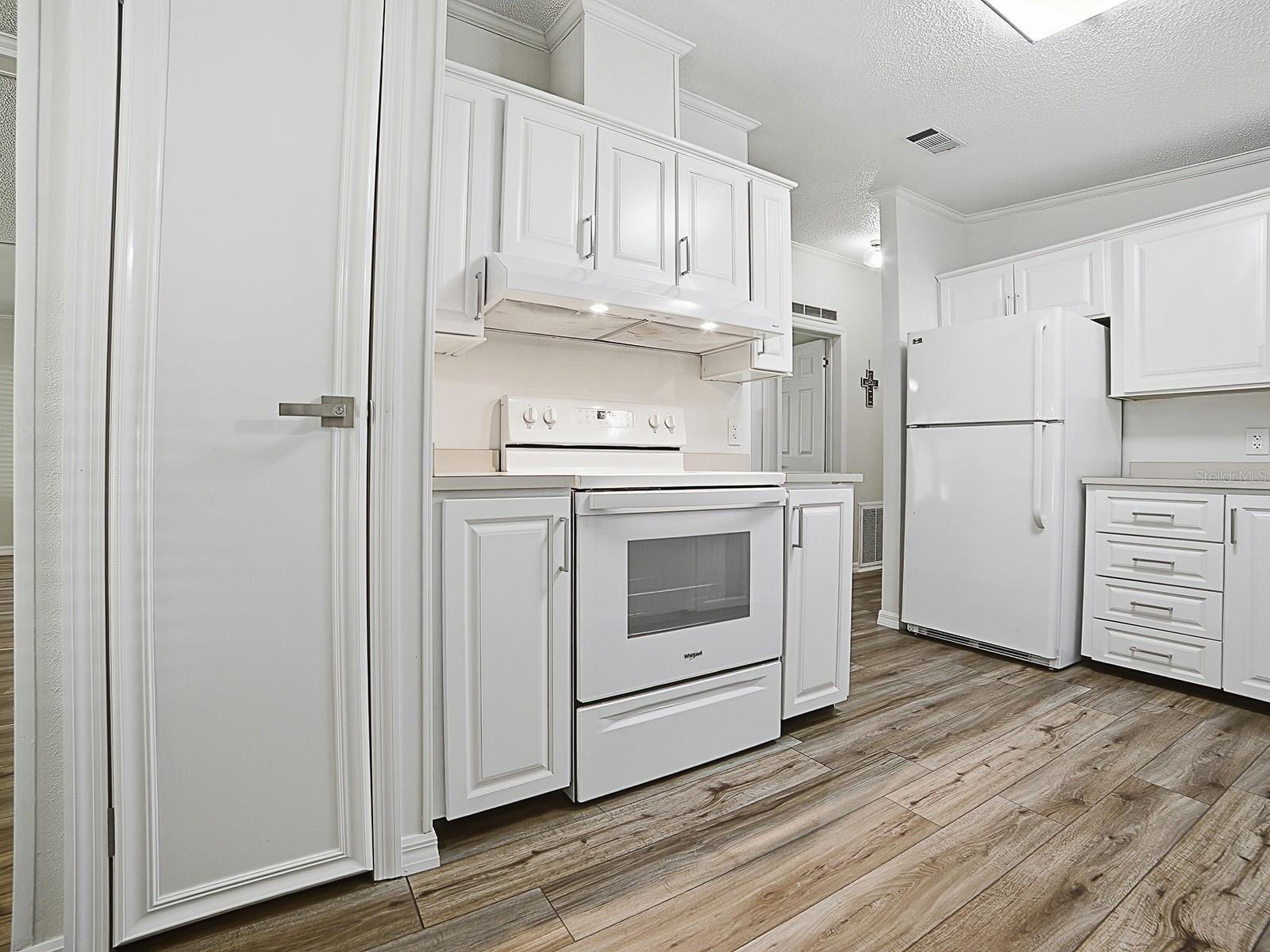 Image 12 of 31 For 25143 Barrow Hill