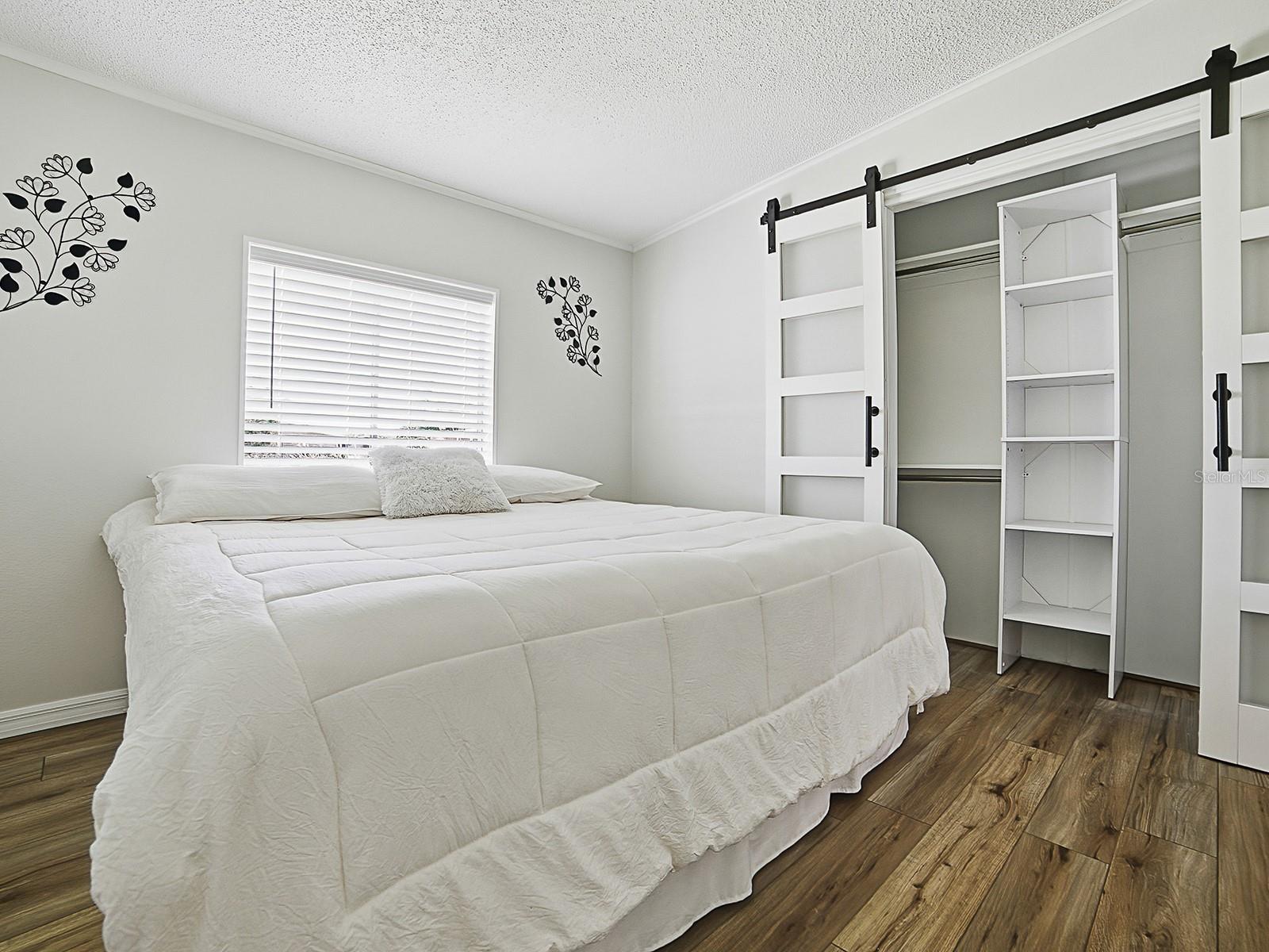 Image 16 of 31 For 25143 Barrow Hill