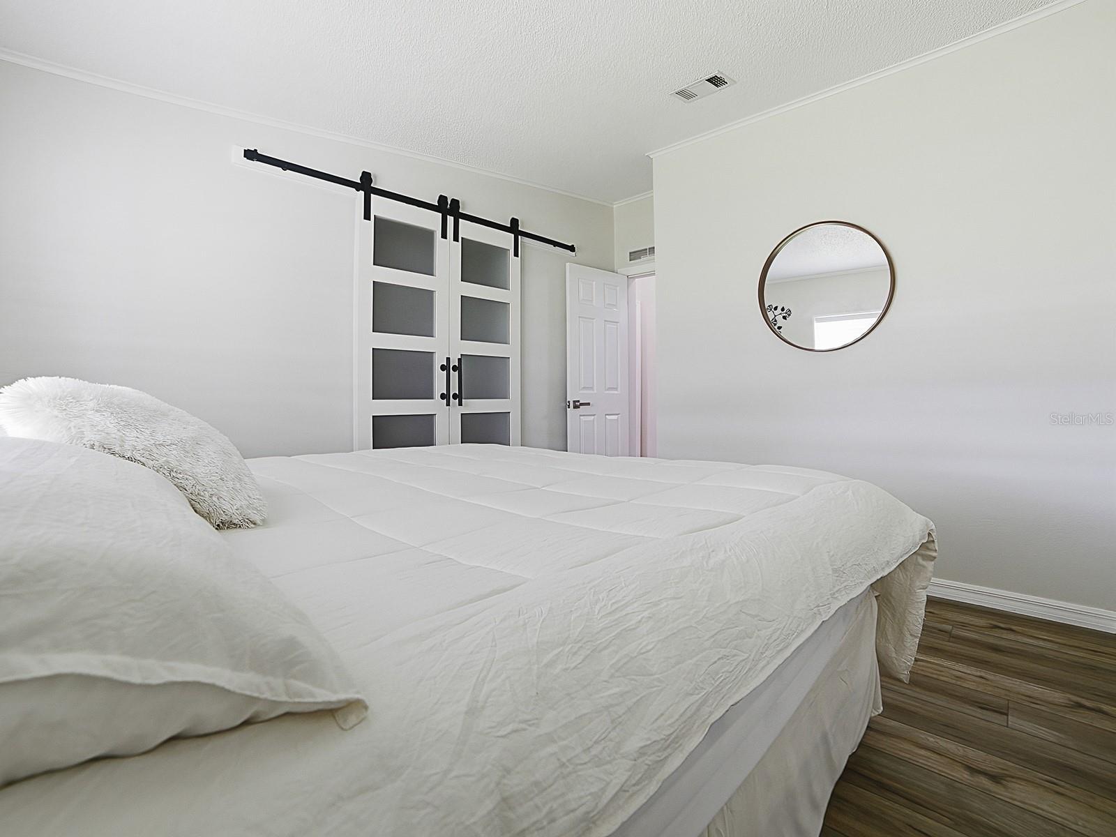 Image 17 of 31 For 25143 Barrow Hill