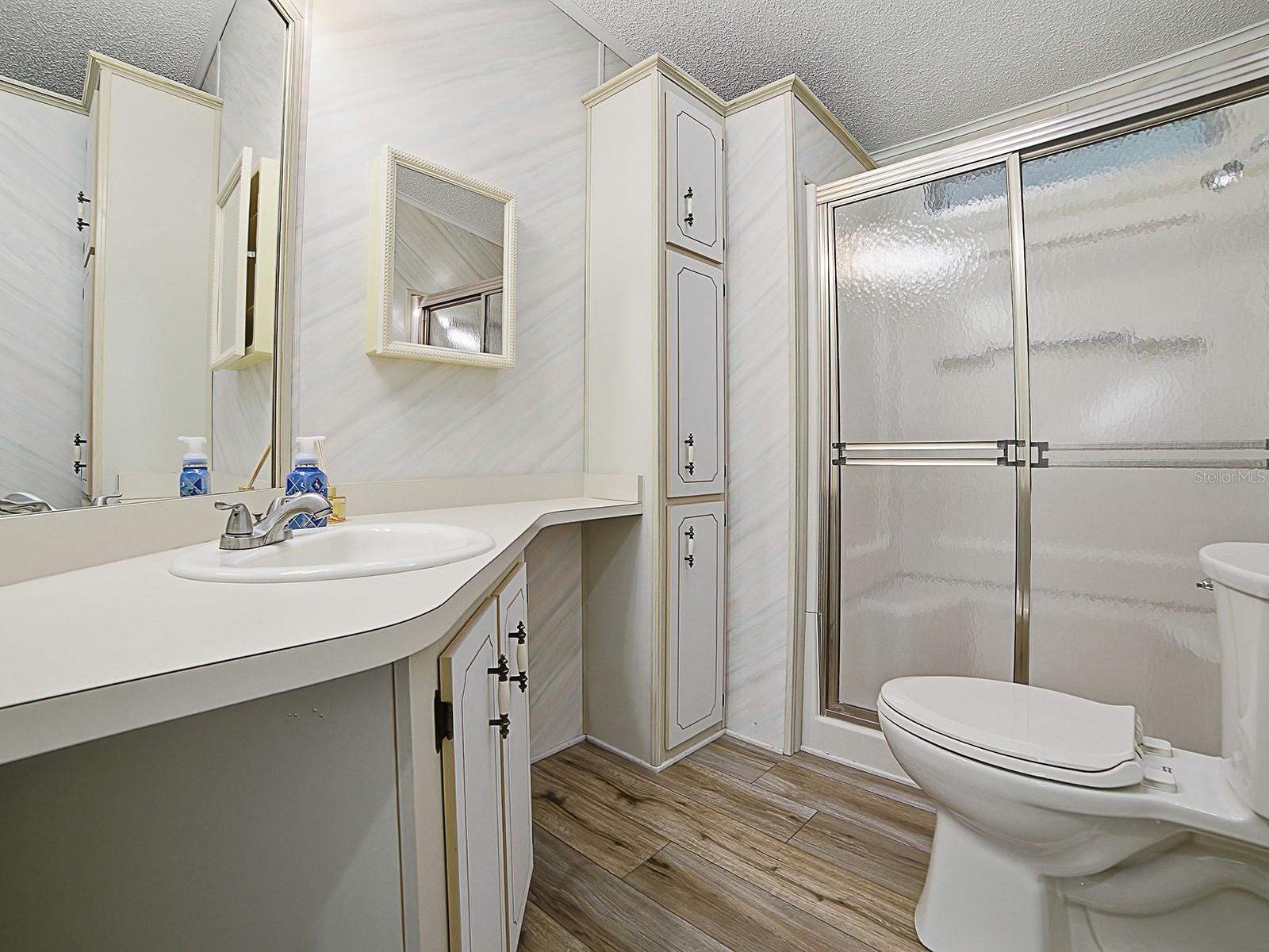 Image 18 of 31 For 25143 Barrow Hill