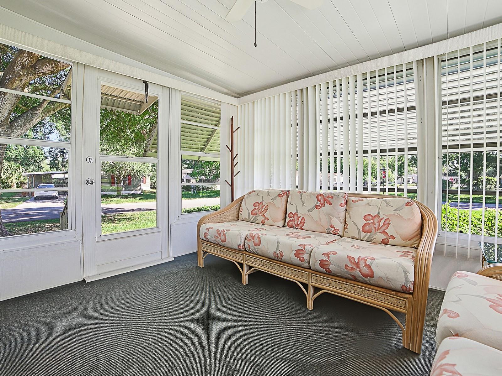 Image 4 of 31 For 25143 Barrow Hill