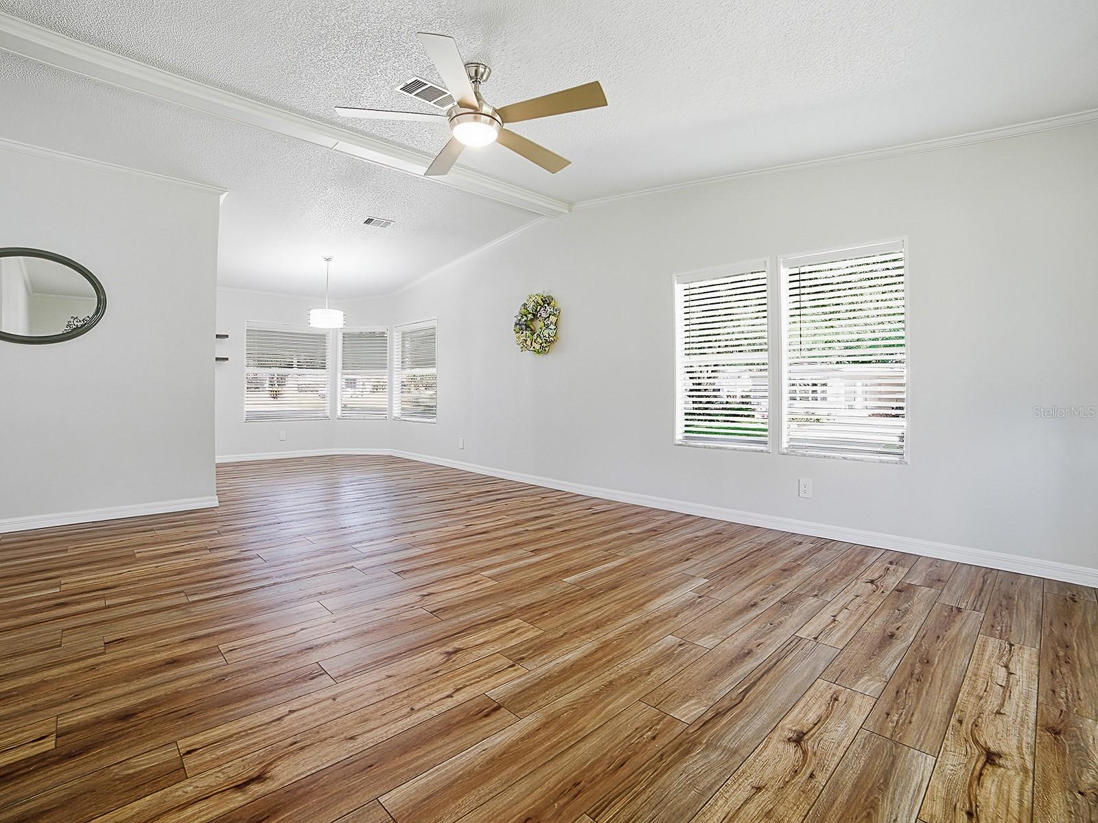 Image 5 of 31 For 25143 Barrow Hill