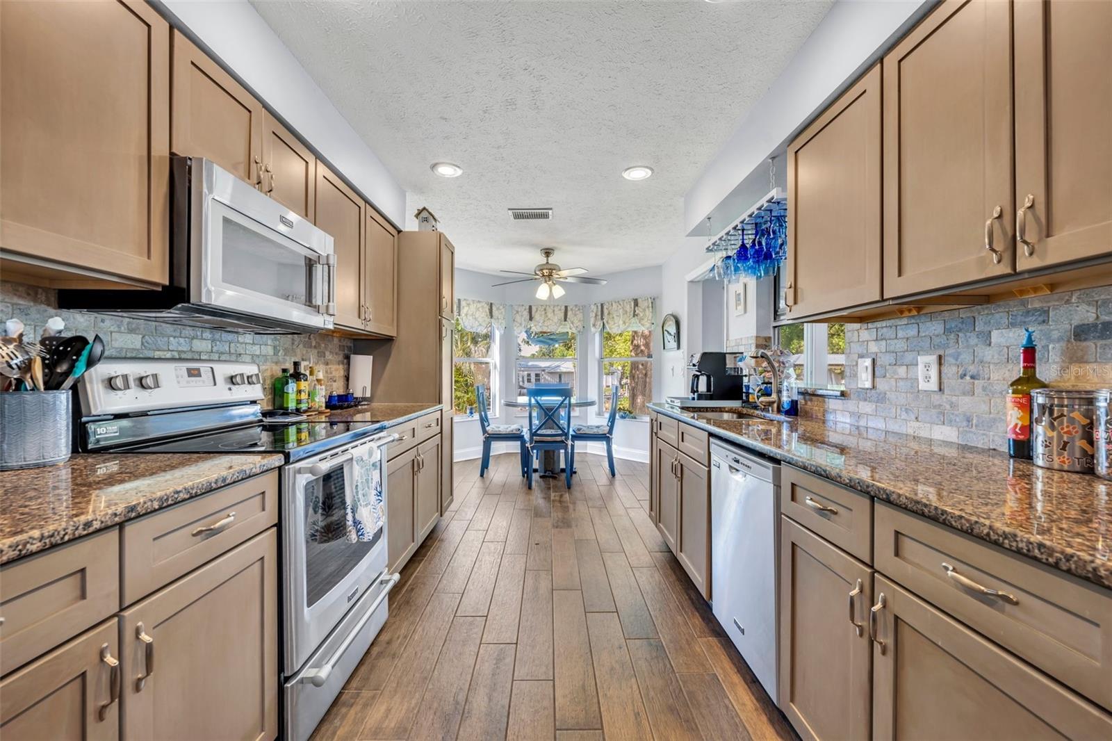 Image 14 of 51 For 11768 Riverhaven Drive