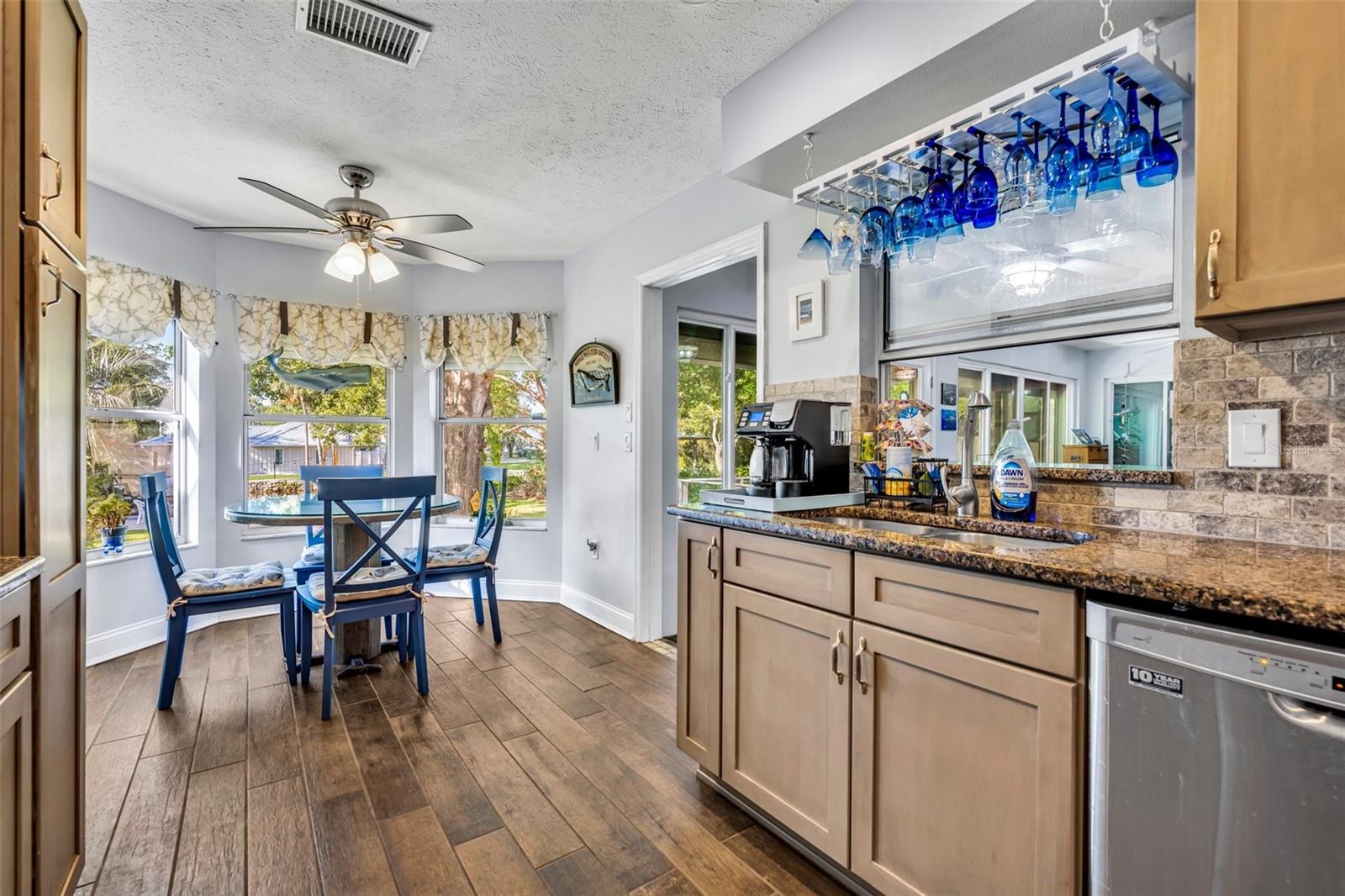 Image 16 of 51 For 11768 Riverhaven Drive