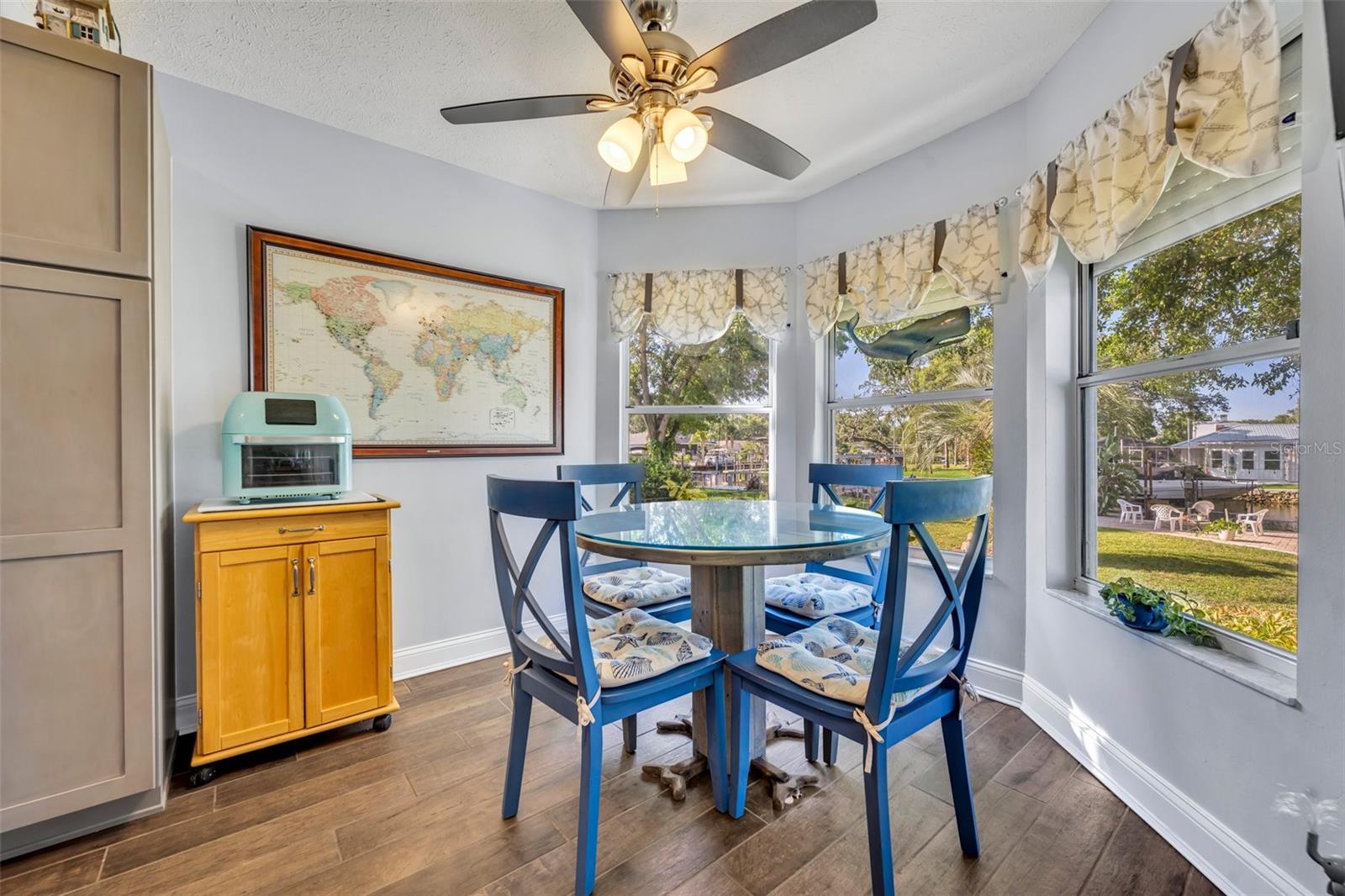 Image 19 of 51 For 11768 Riverhaven Drive