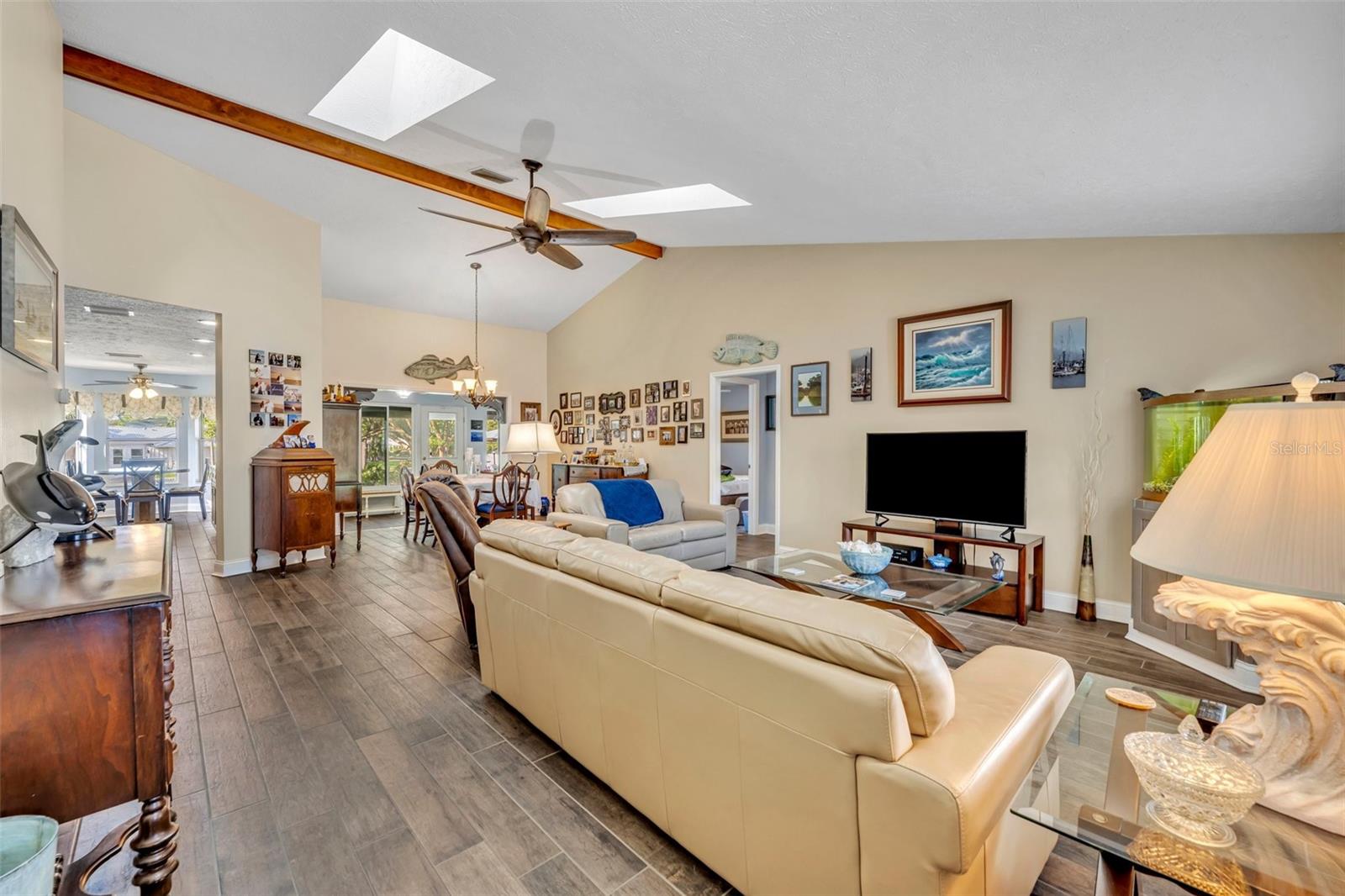 Image 7 of 51 For 11768 Riverhaven Drive