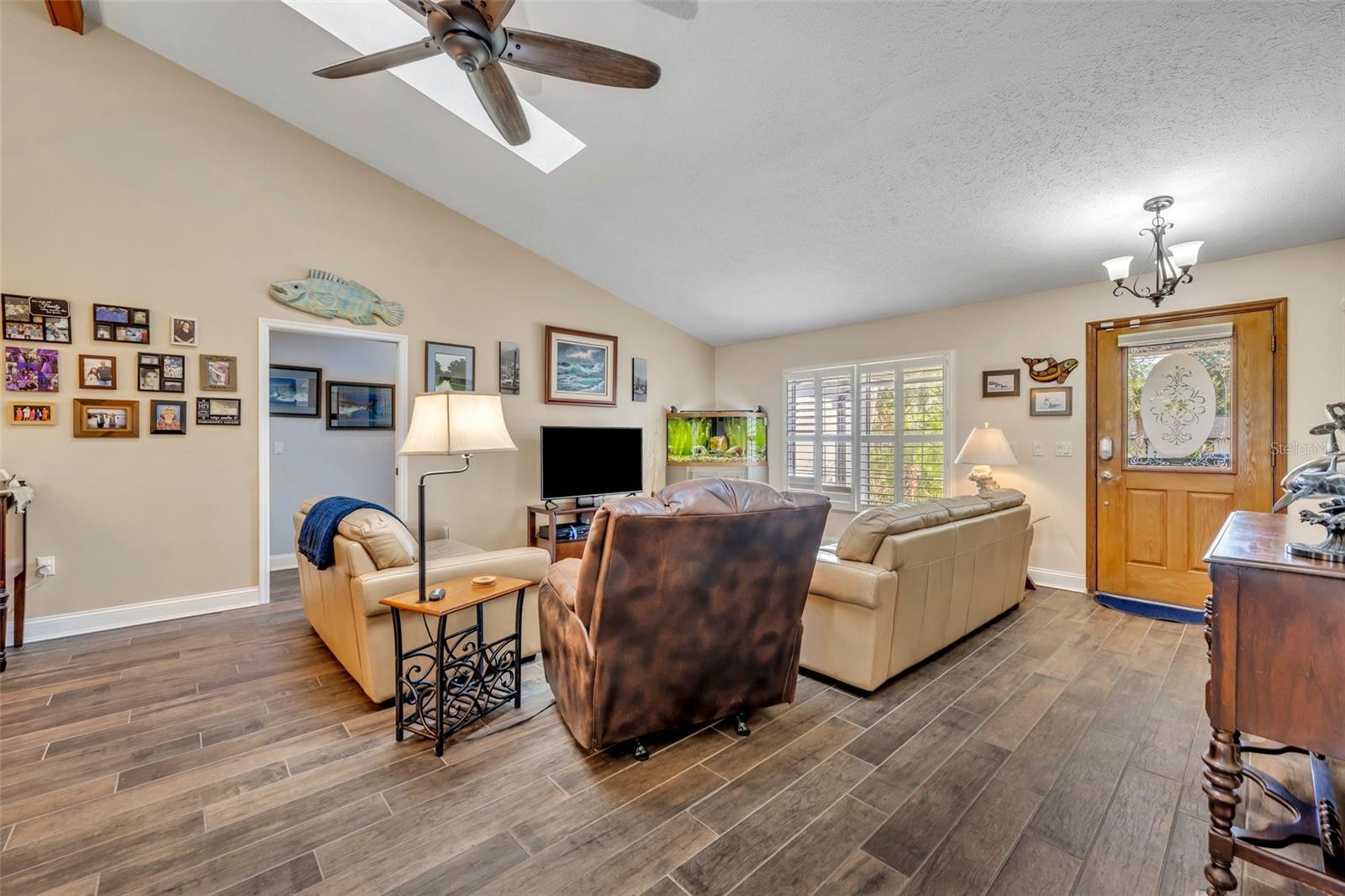 Image 8 of 51 For 11768 Riverhaven Drive