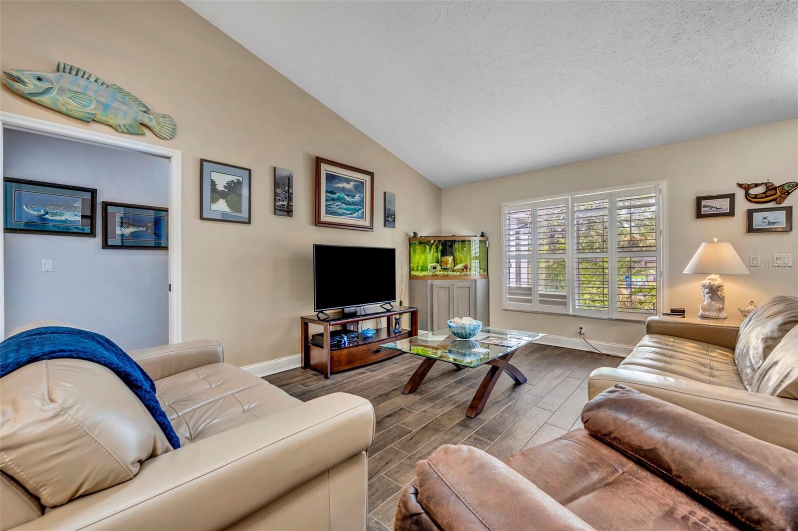 Image 9 of 51 For 11768 Riverhaven Drive