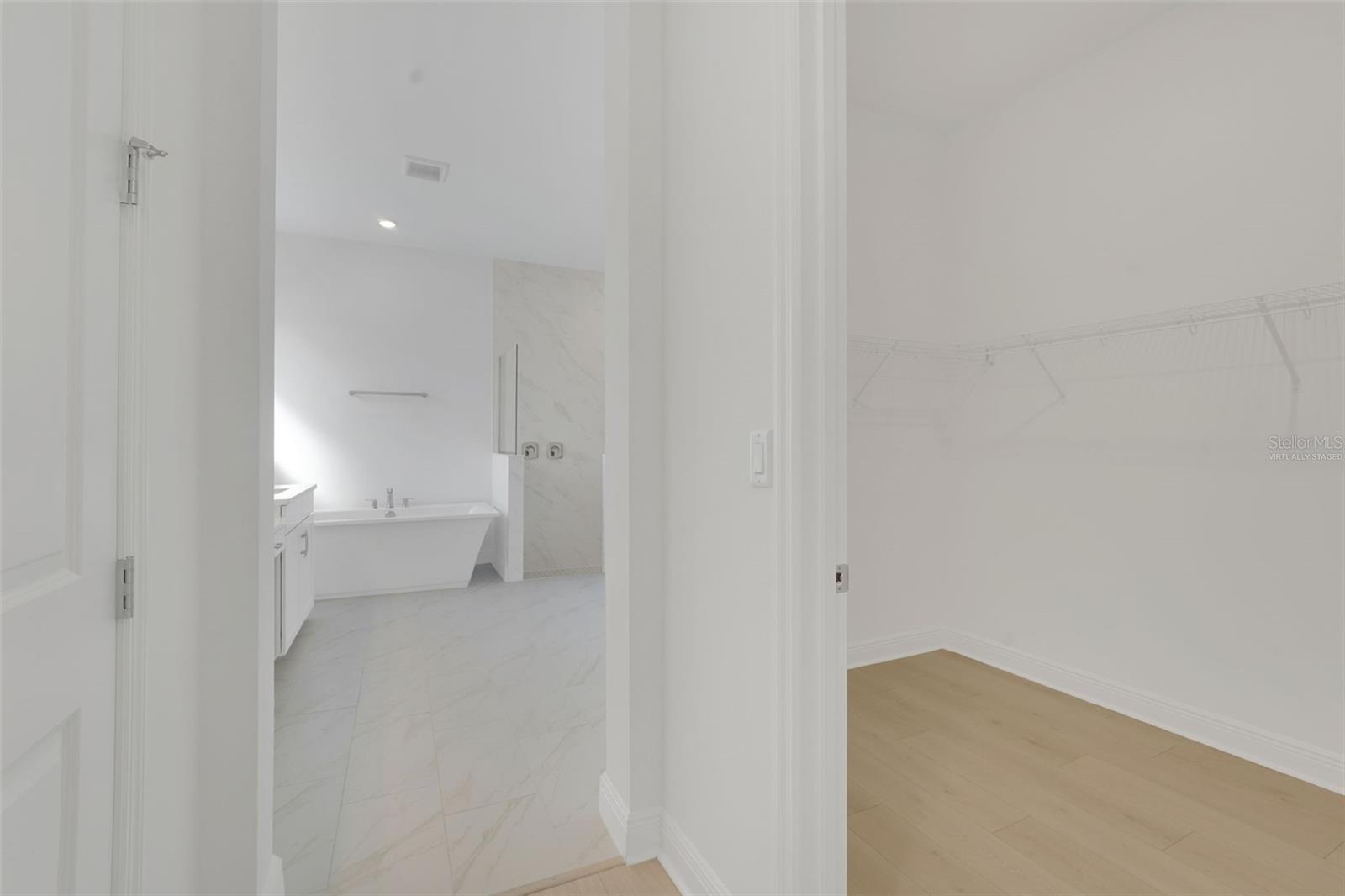 Image 12 of 32 For 14353 Crest Palm Avenue