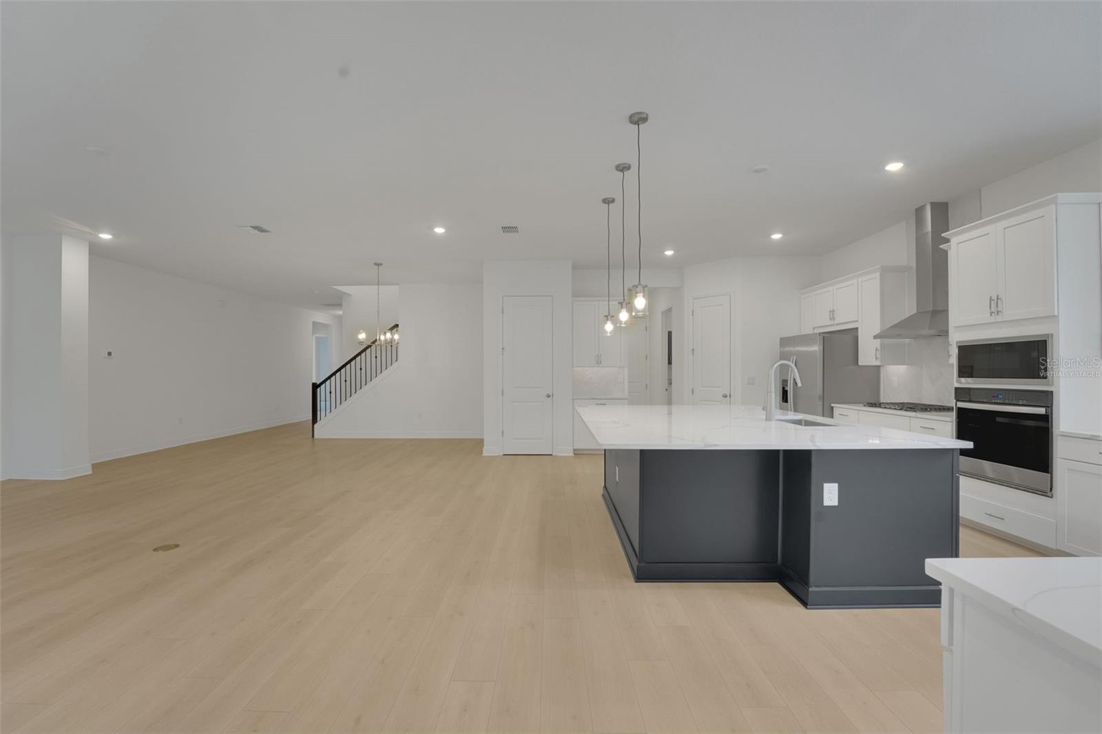 Image 19 of 32 For 14353 Crest Palm Avenue