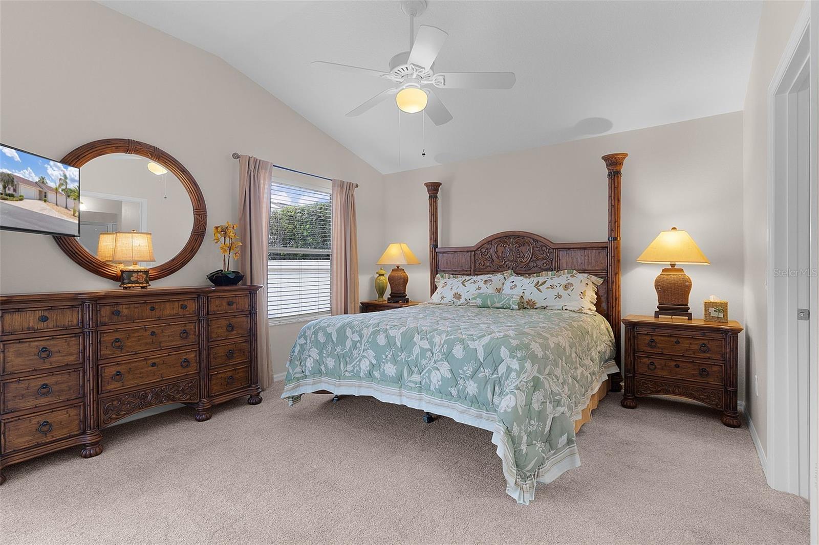 Image 18 of 37 For 870 Orwell Street