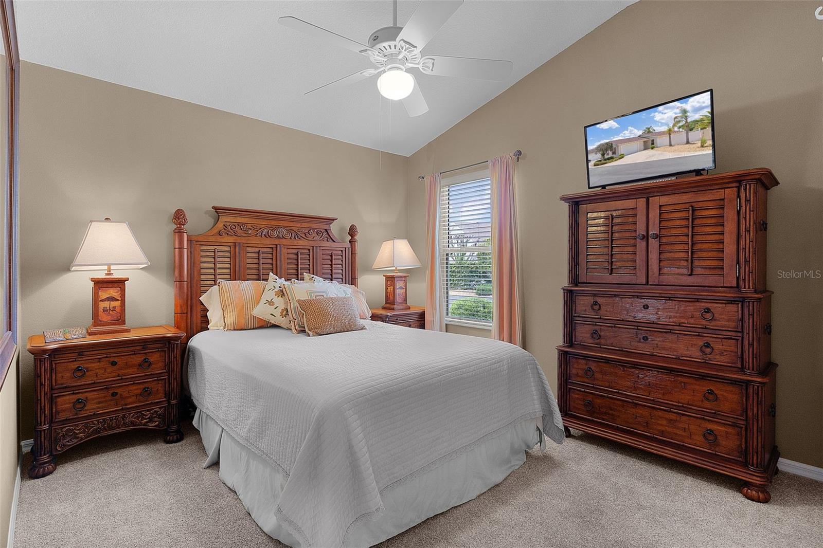 Image 24 of 37 For 870 Orwell Street