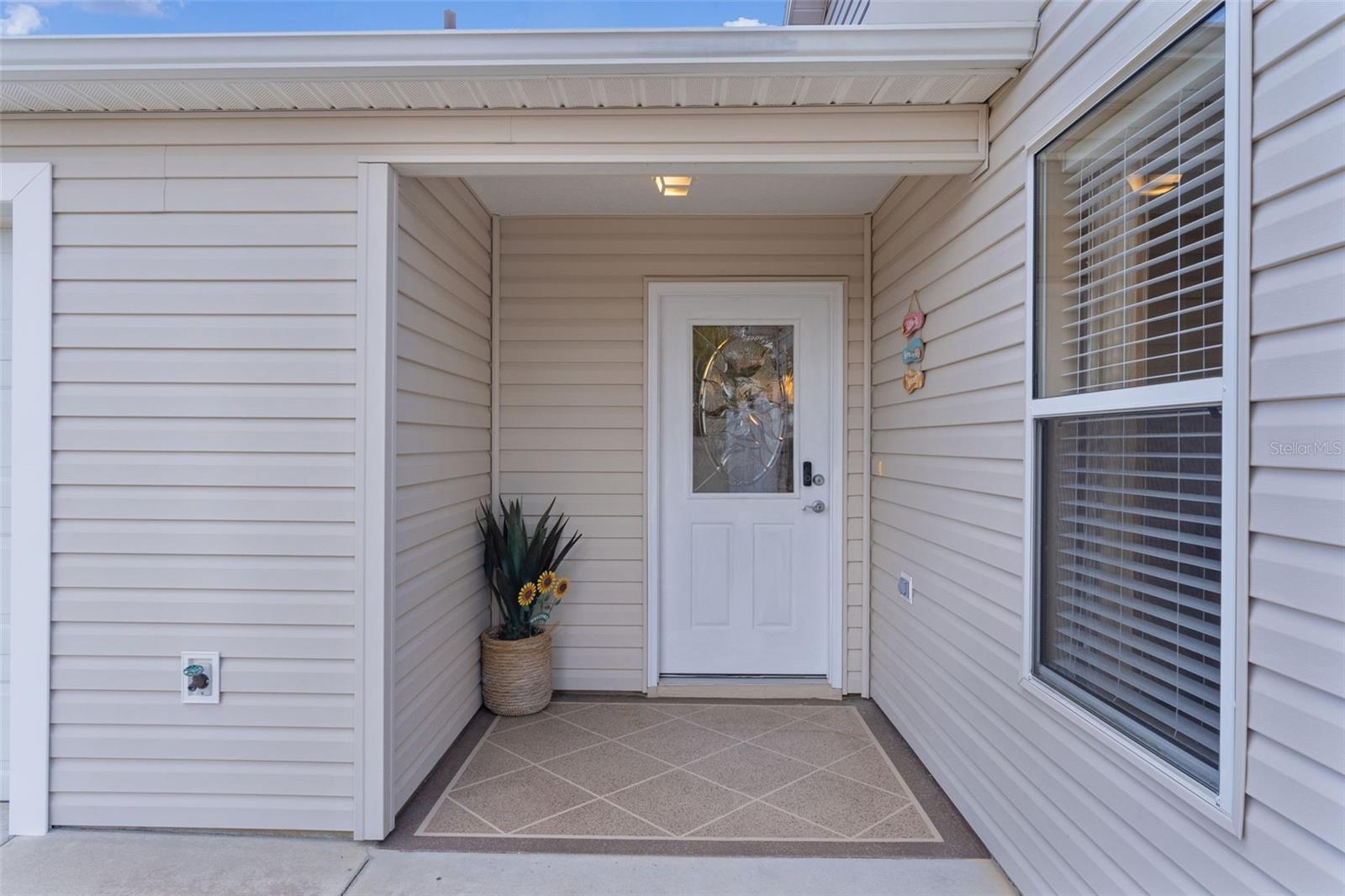 Image 4 of 37 For 870 Orwell Street