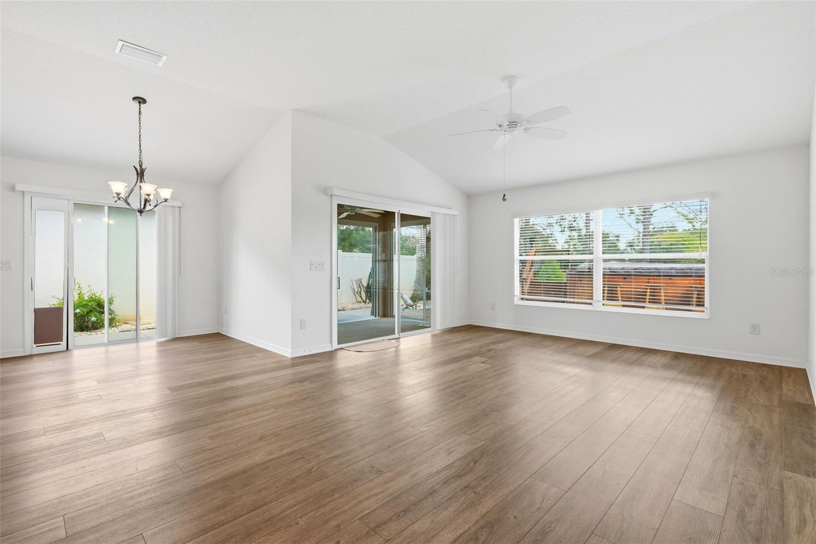 Image 24 of 65 For 2975 Thayer Terrace