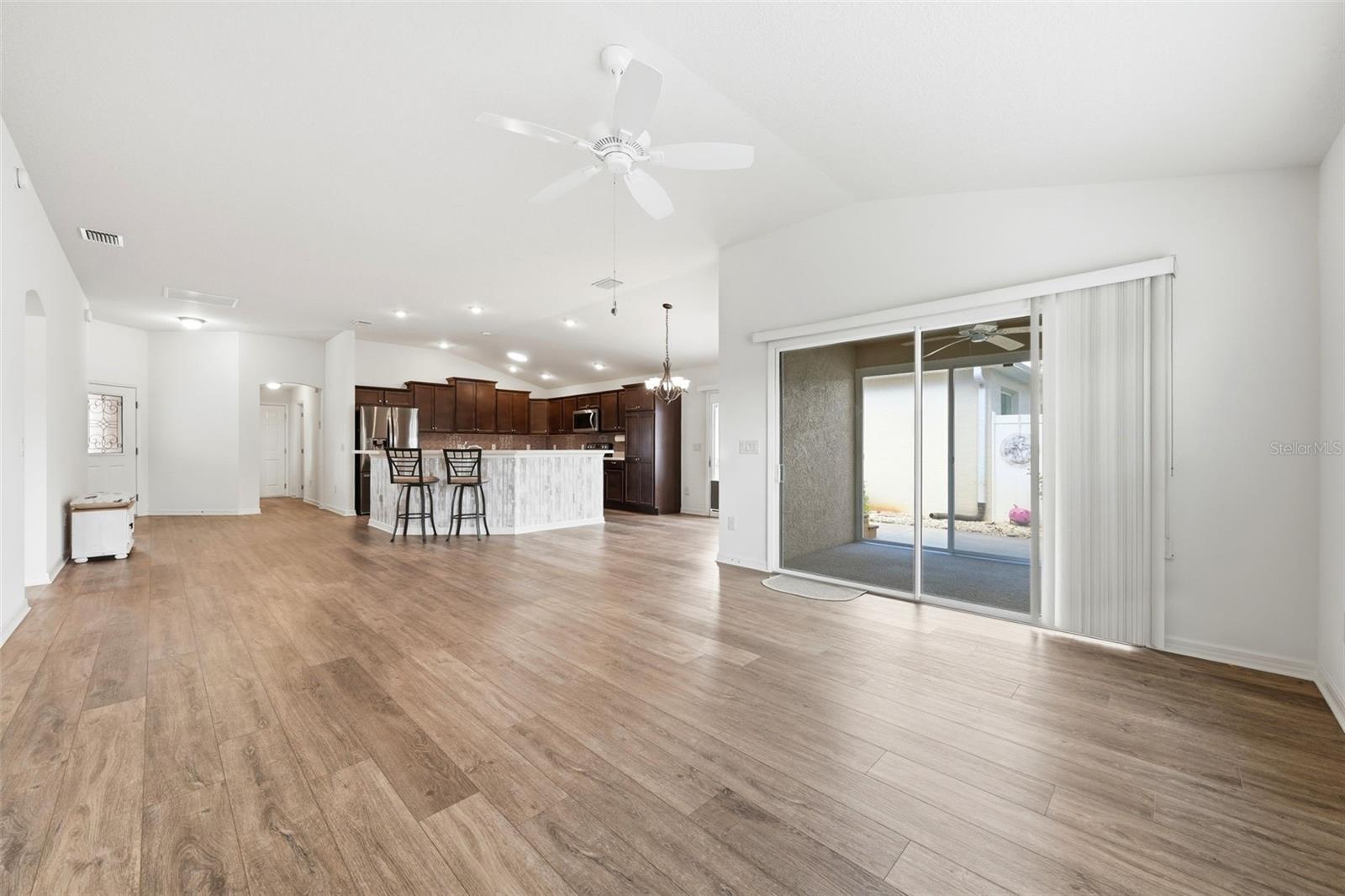 Image 25 of 65 For 2975 Thayer Terrace