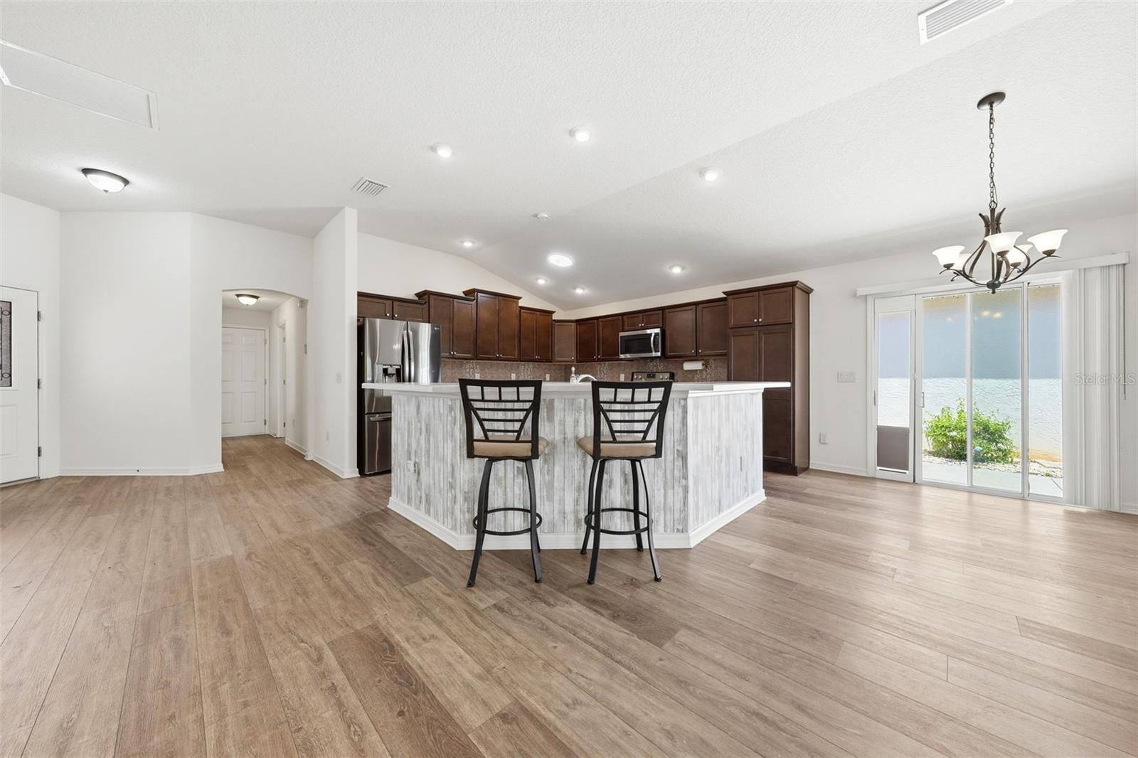 Image 26 of 65 For 2975 Thayer Terrace