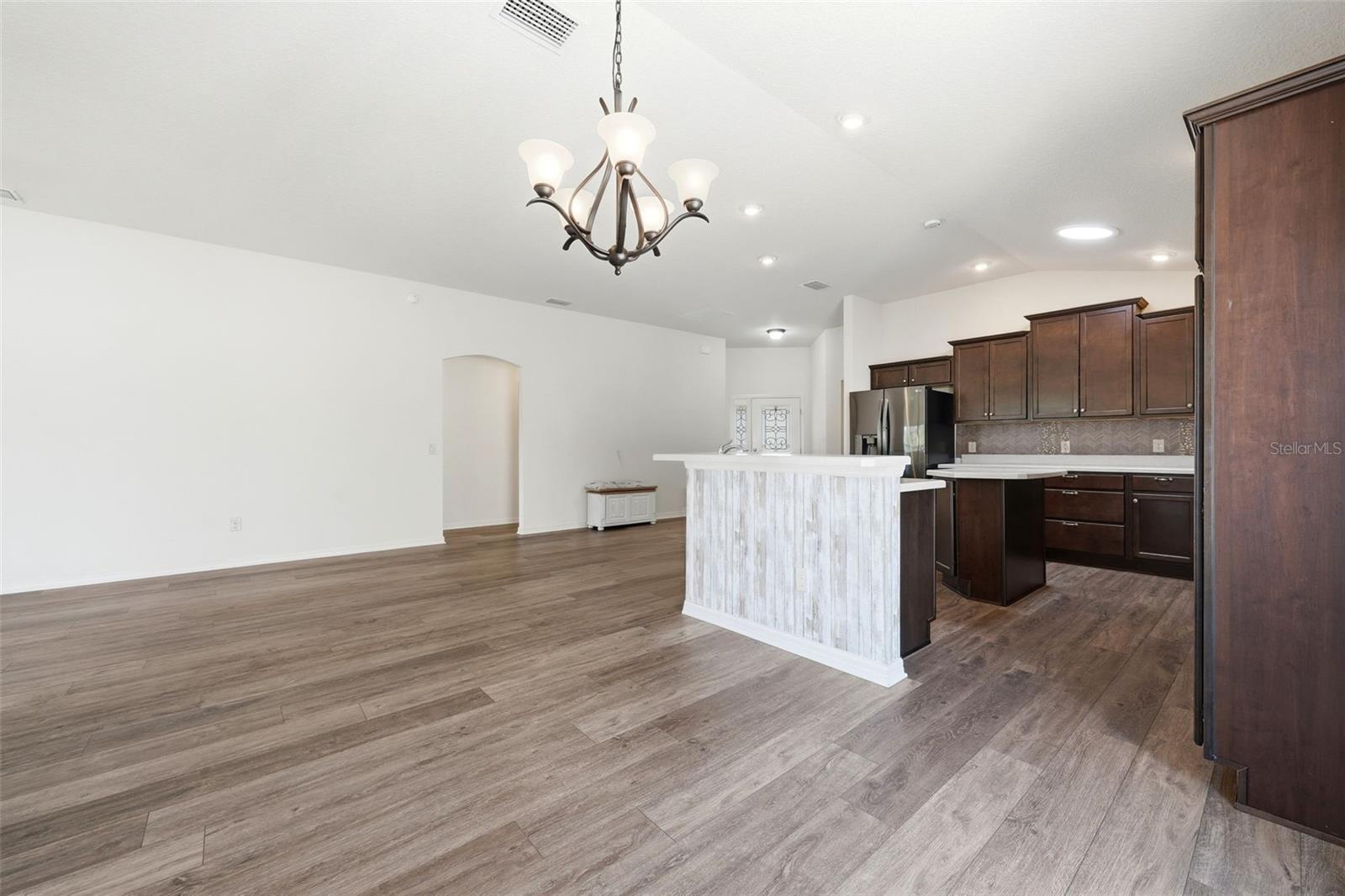 Image 29 of 65 For 2975 Thayer Terrace