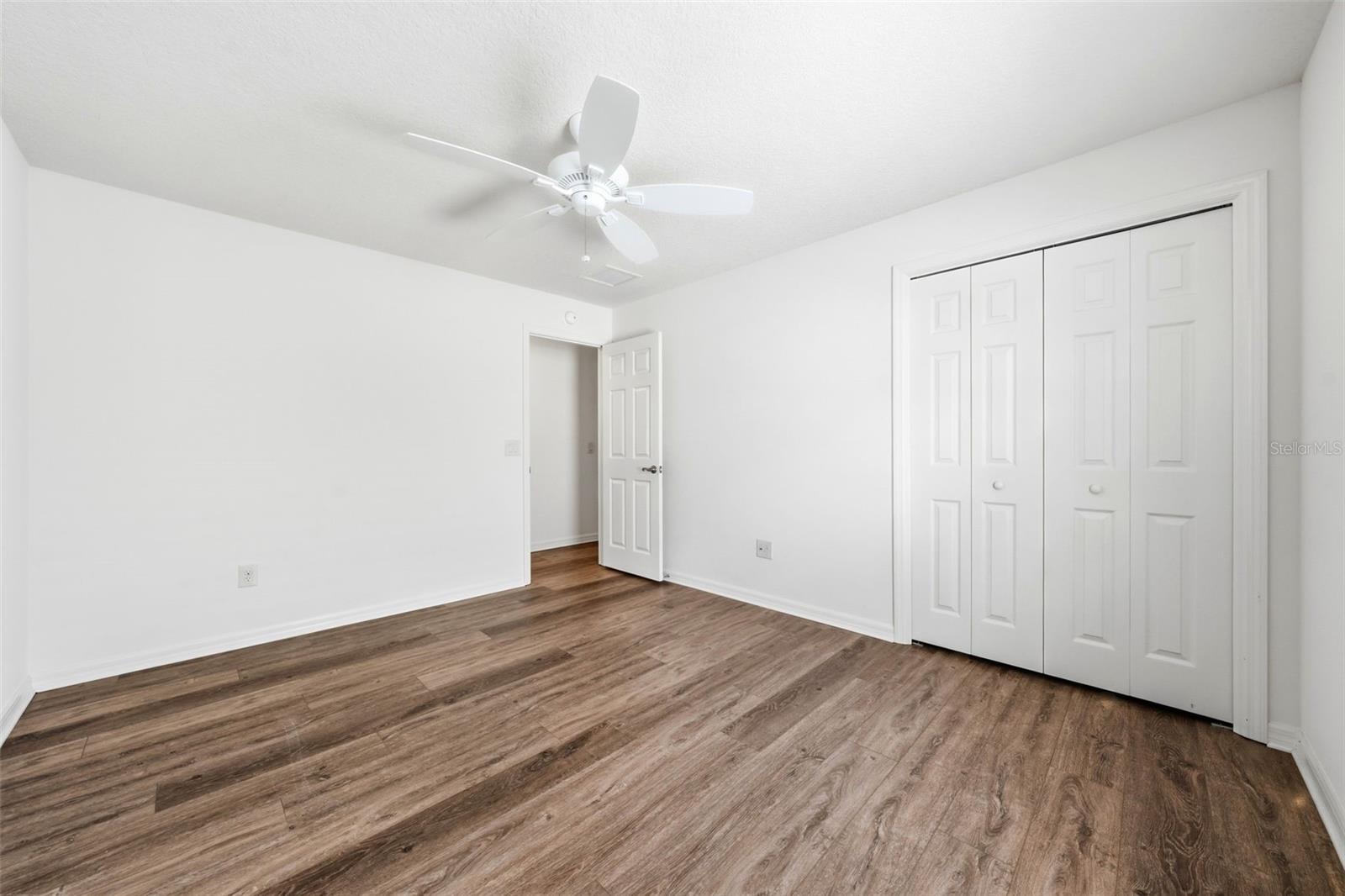 Image 31 of 65 For 2975 Thayer Terrace