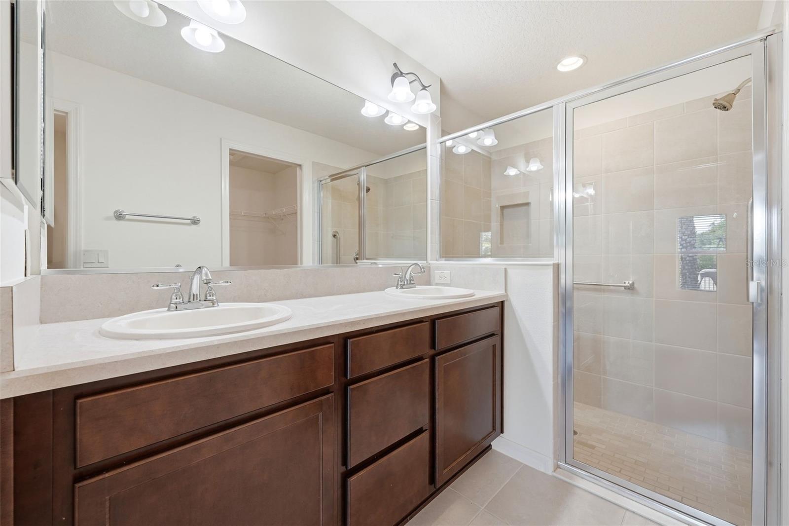 Image 43 of 65 For 2975 Thayer Terrace