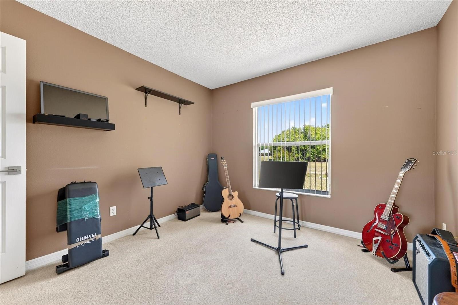 Image 19 of 74 For 25073 Riverwalk Drive