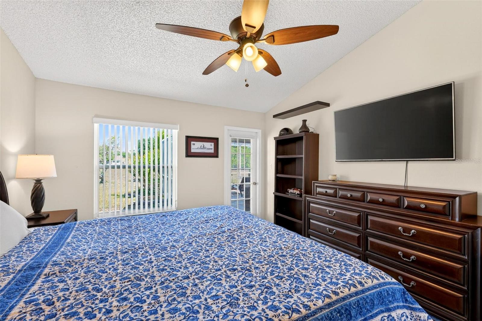 Image 31 of 74 For 25073 Riverwalk Drive