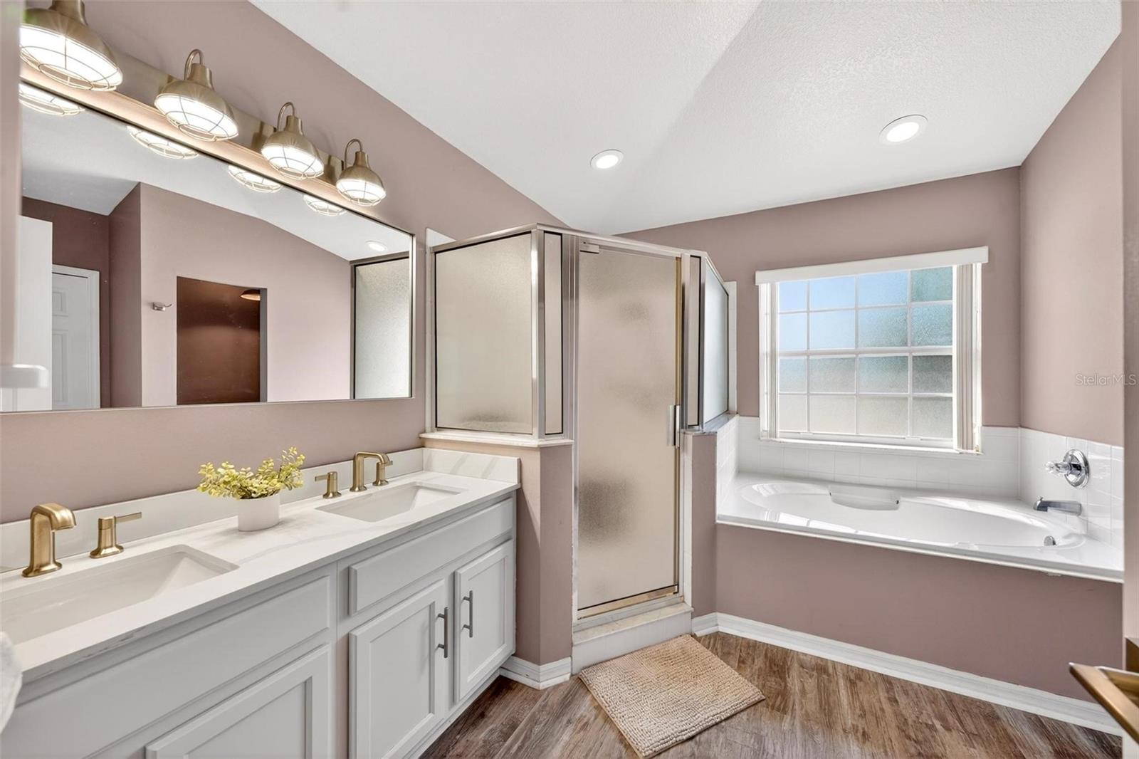 Image 33 of 74 For 25073 Riverwalk Drive