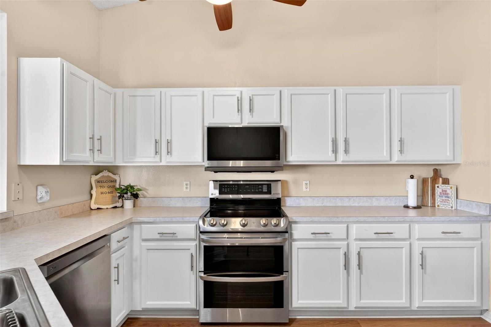Image 7 of 74 For 25073 Riverwalk Drive