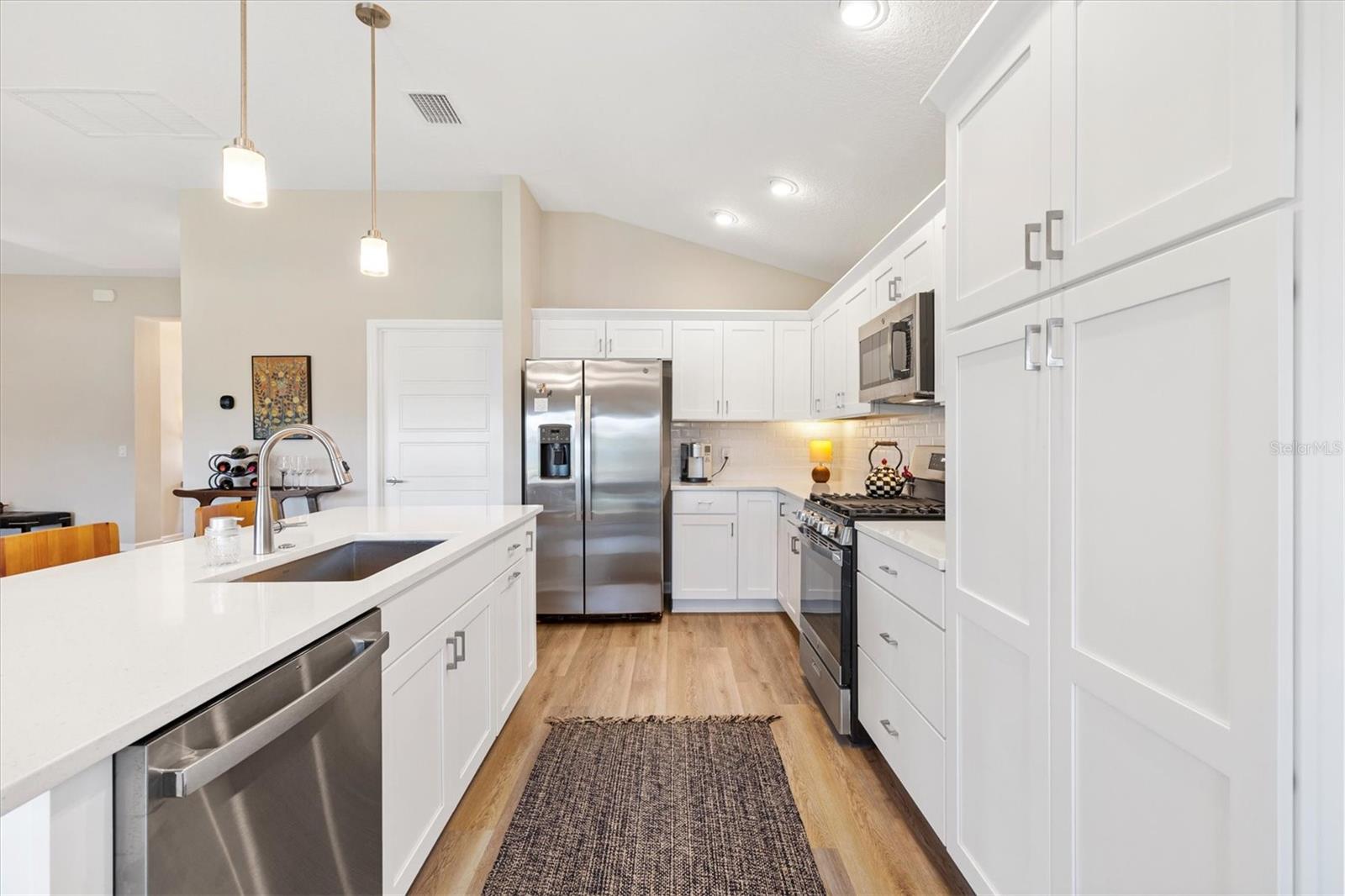 Image 11 of 41 For 1054 Joette Place