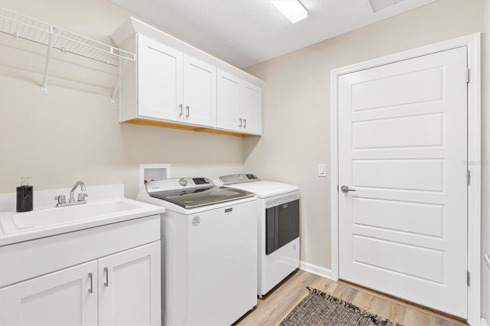 Image 23 of 41 For 1054 Joette Place