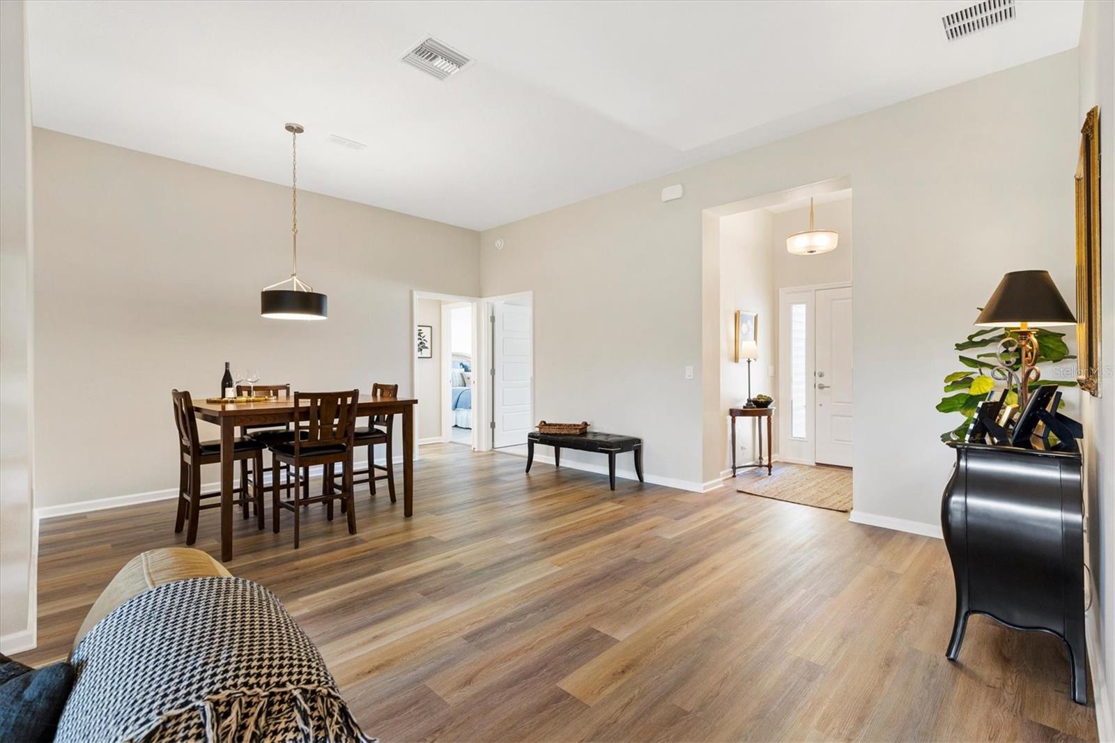 Image 4 of 41 For 1054 Joette Place