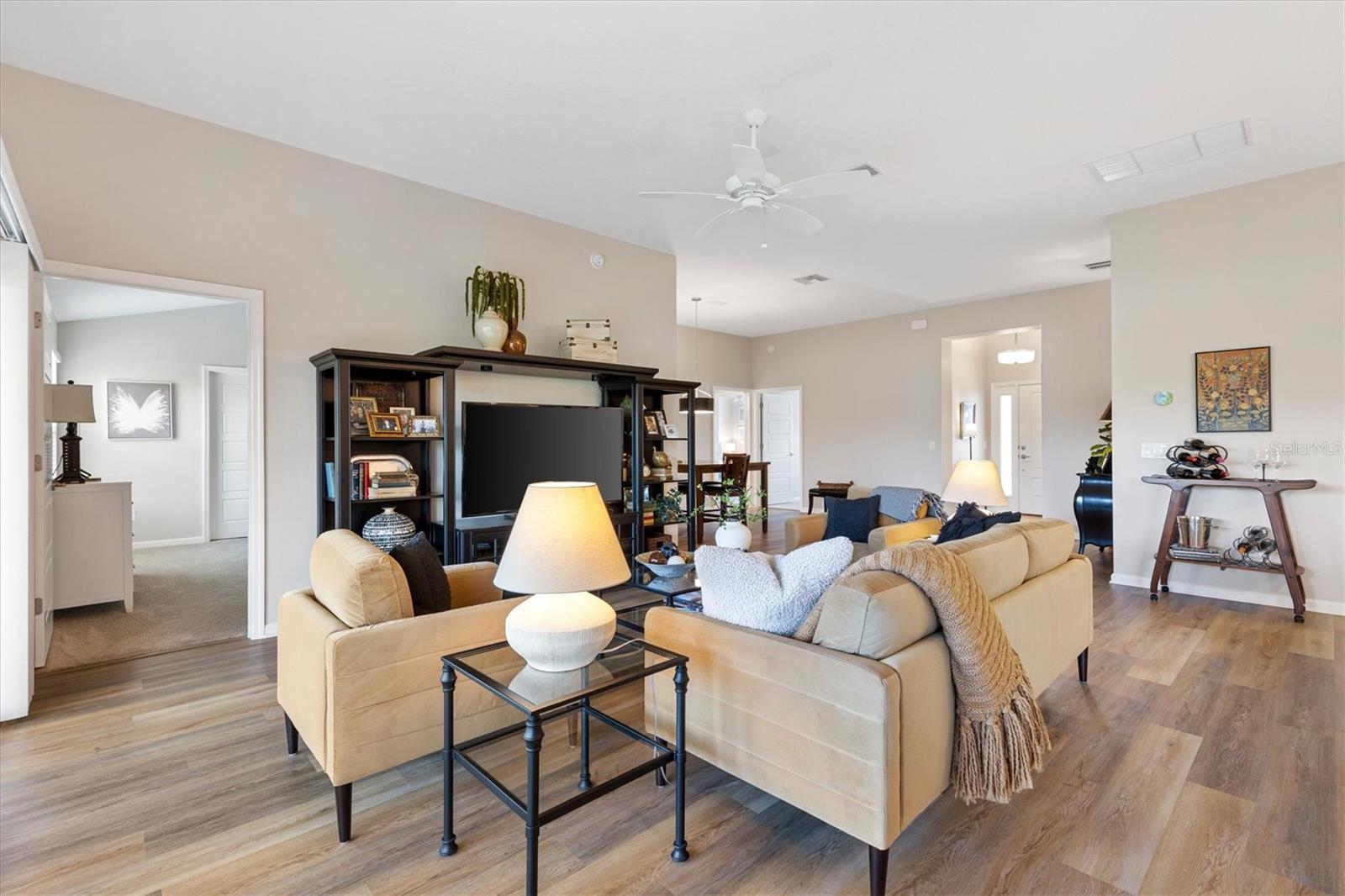 Image 6 of 41 For 1054 Joette Place