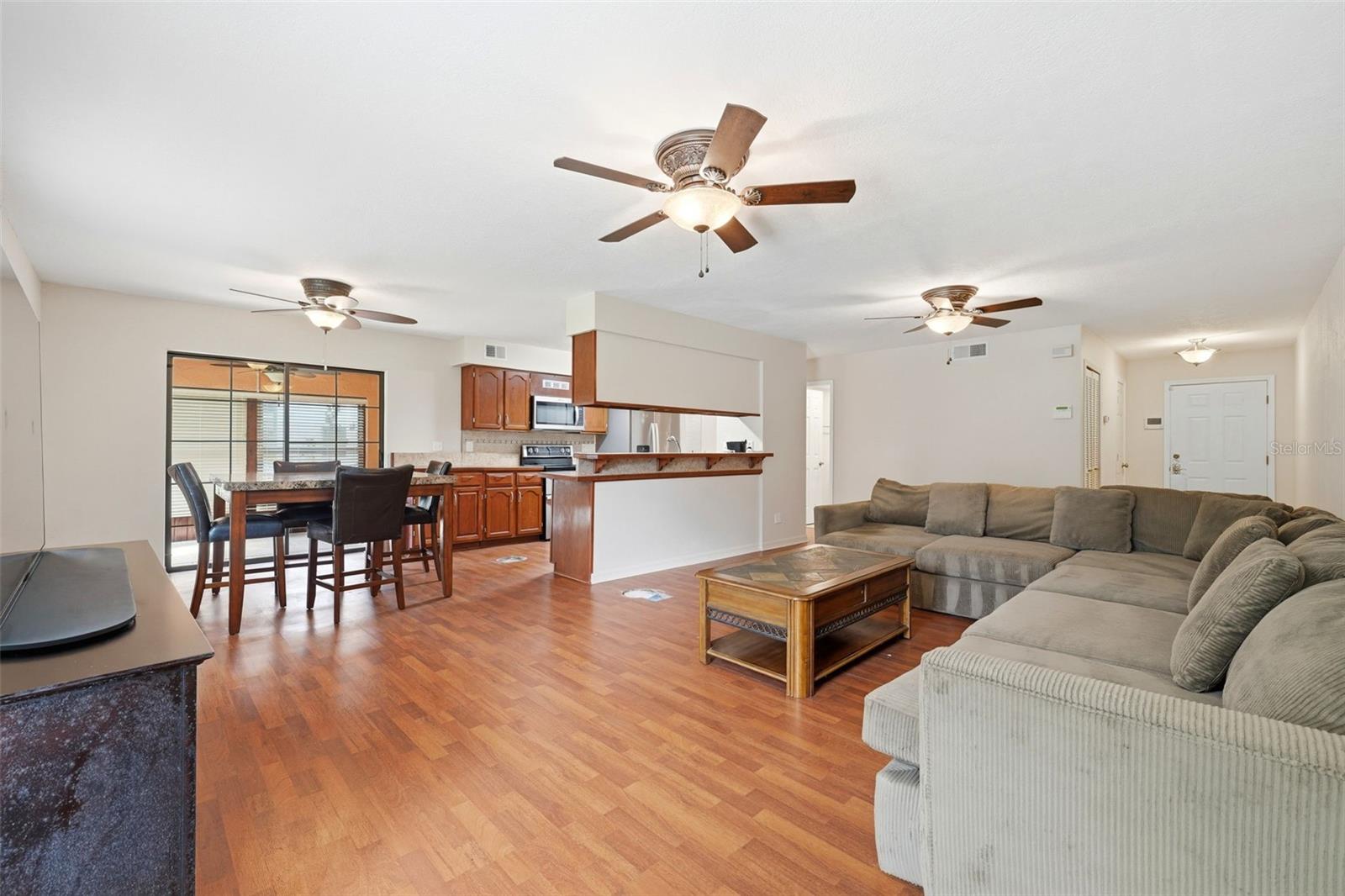 Image 6 of 28 For 100 Oak Terrace Drive B2