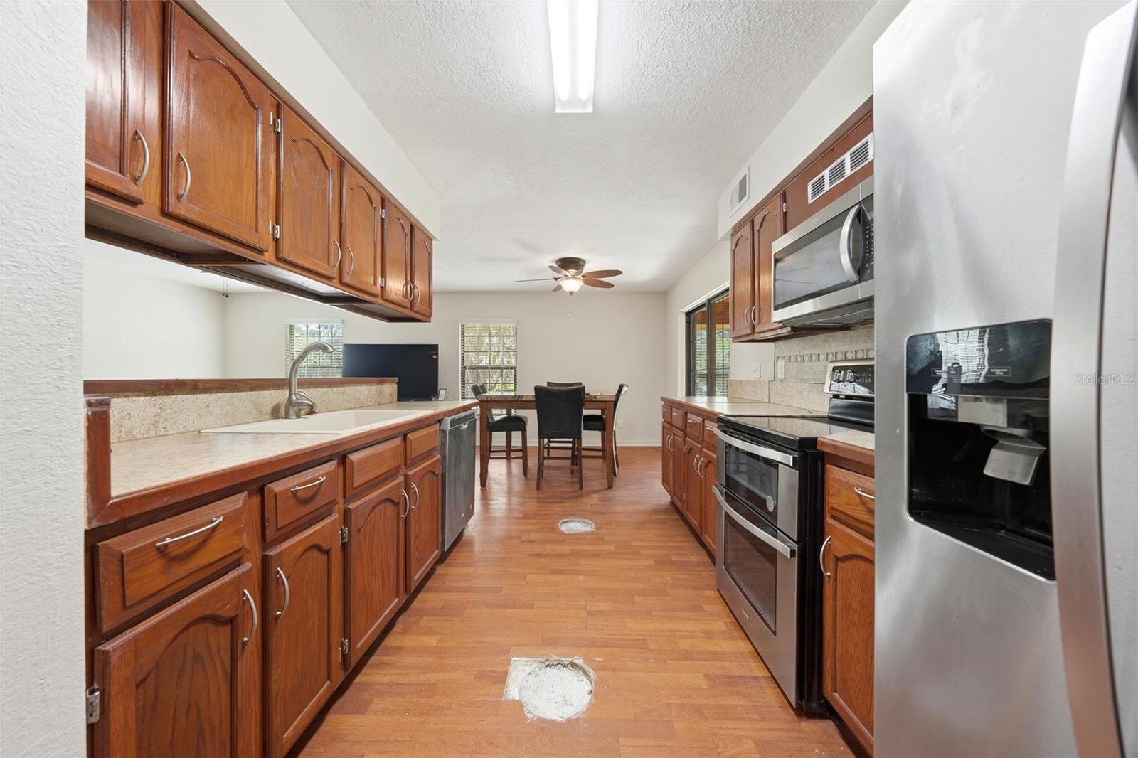 Image 7 of 28 For 100 Oak Terrace Drive B2