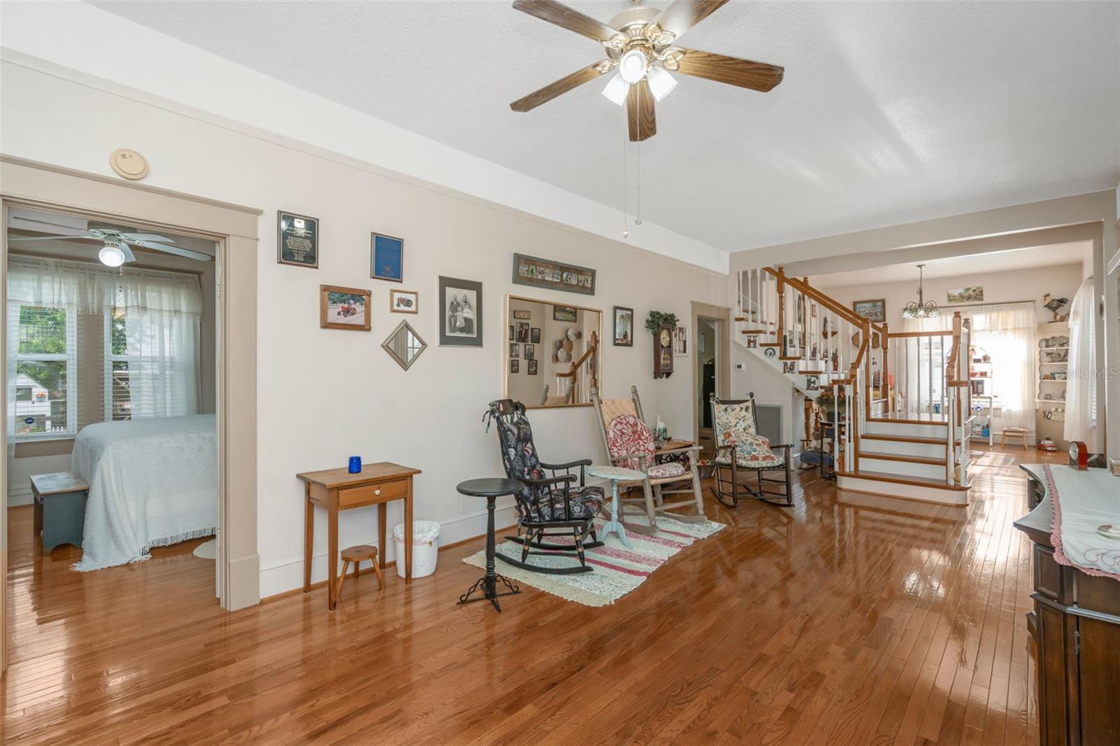 Image 10 of 26 For 805 Broadway Avenue