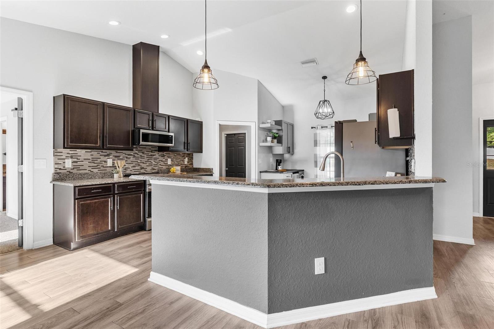 Image 15 of 48 For 326 Woodland Trail